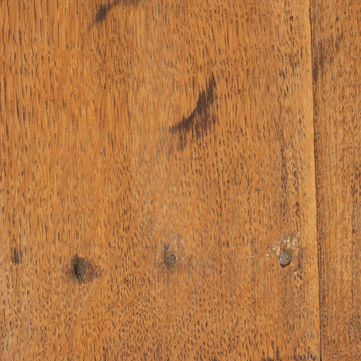 1940s French Mid-Century Modern Wooden Side Table en venta 4