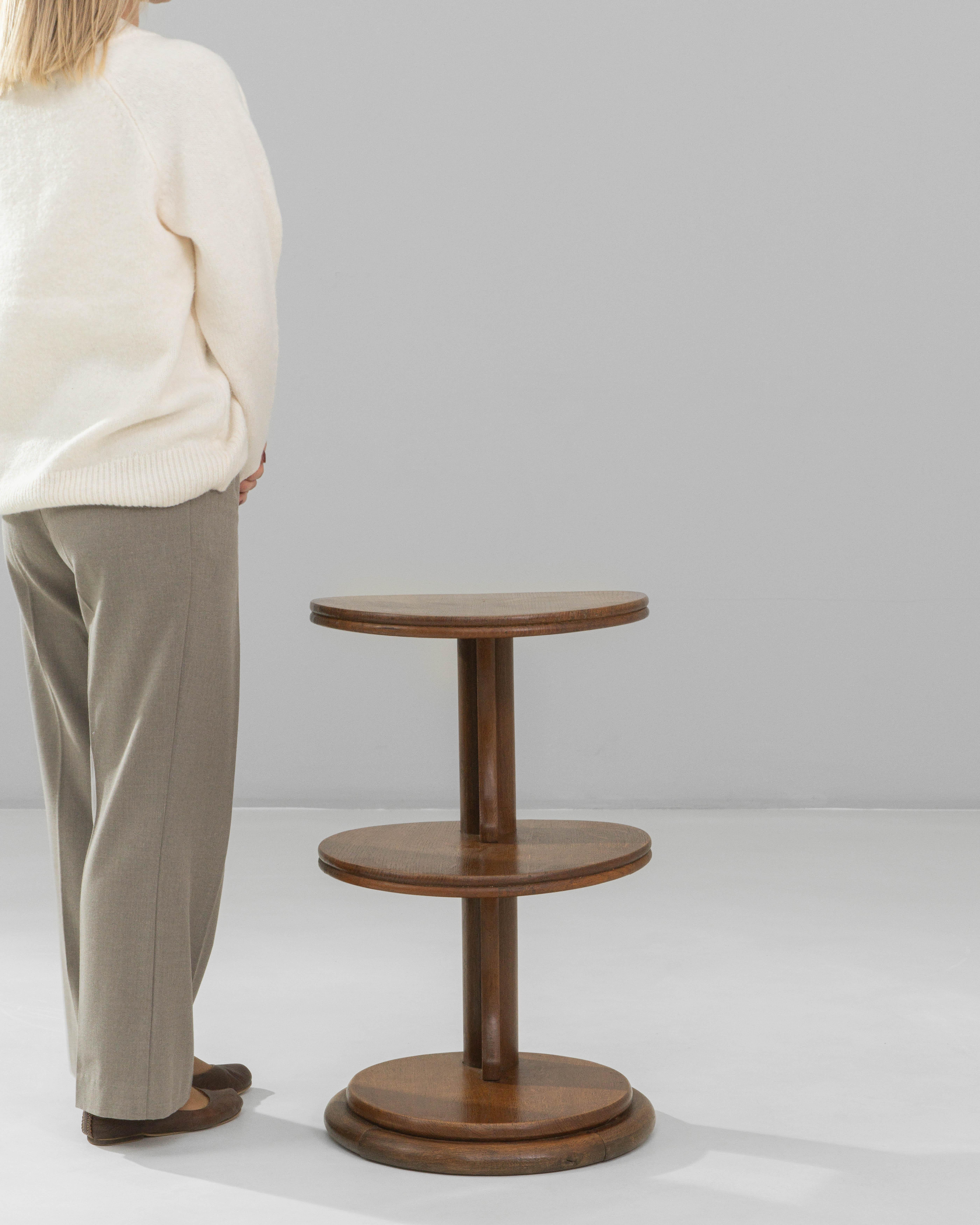 1940s French Modern Three-Tier Side Table Francés en venta