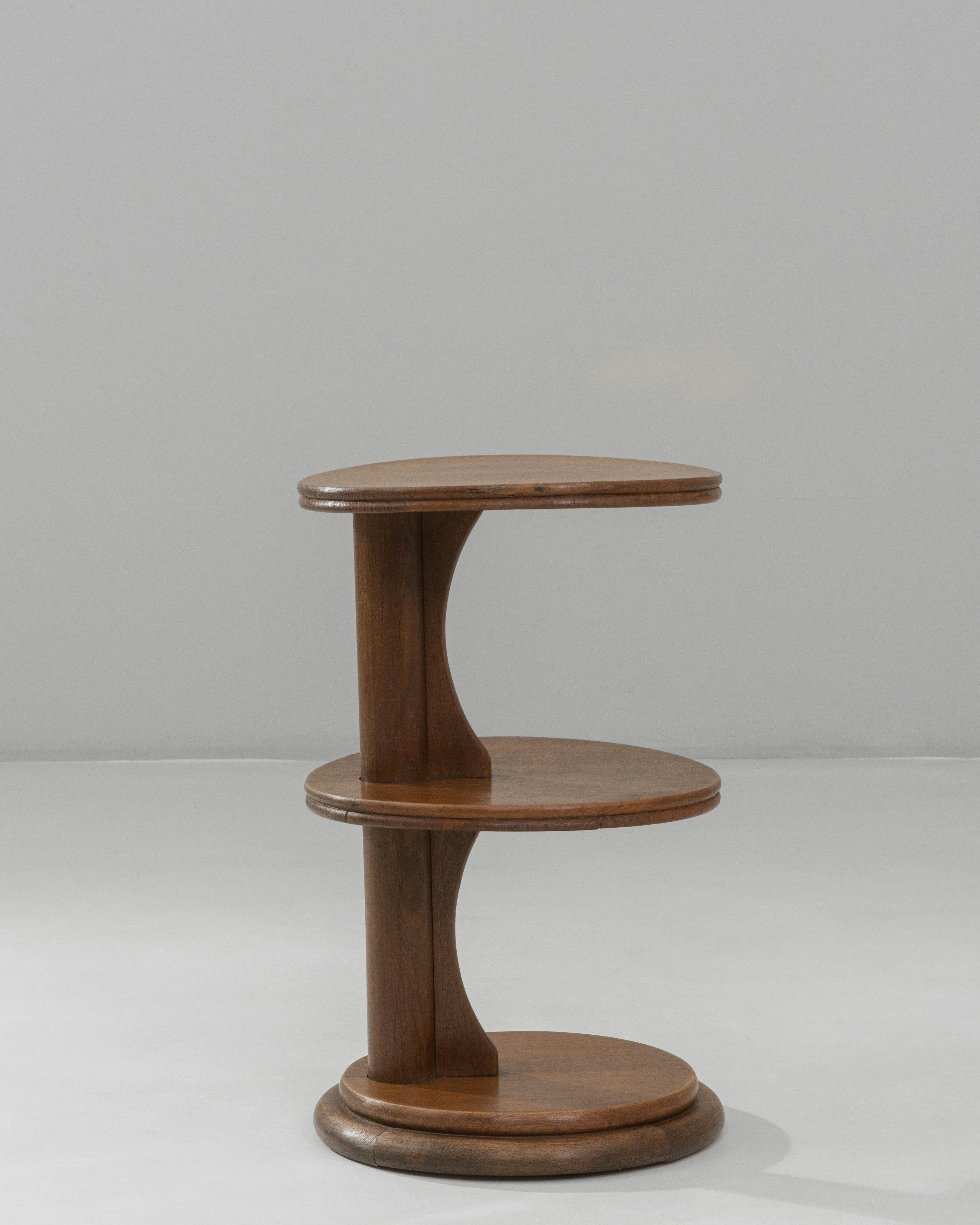 1940s French Modern Three-Tier Side Table Madera en venta
