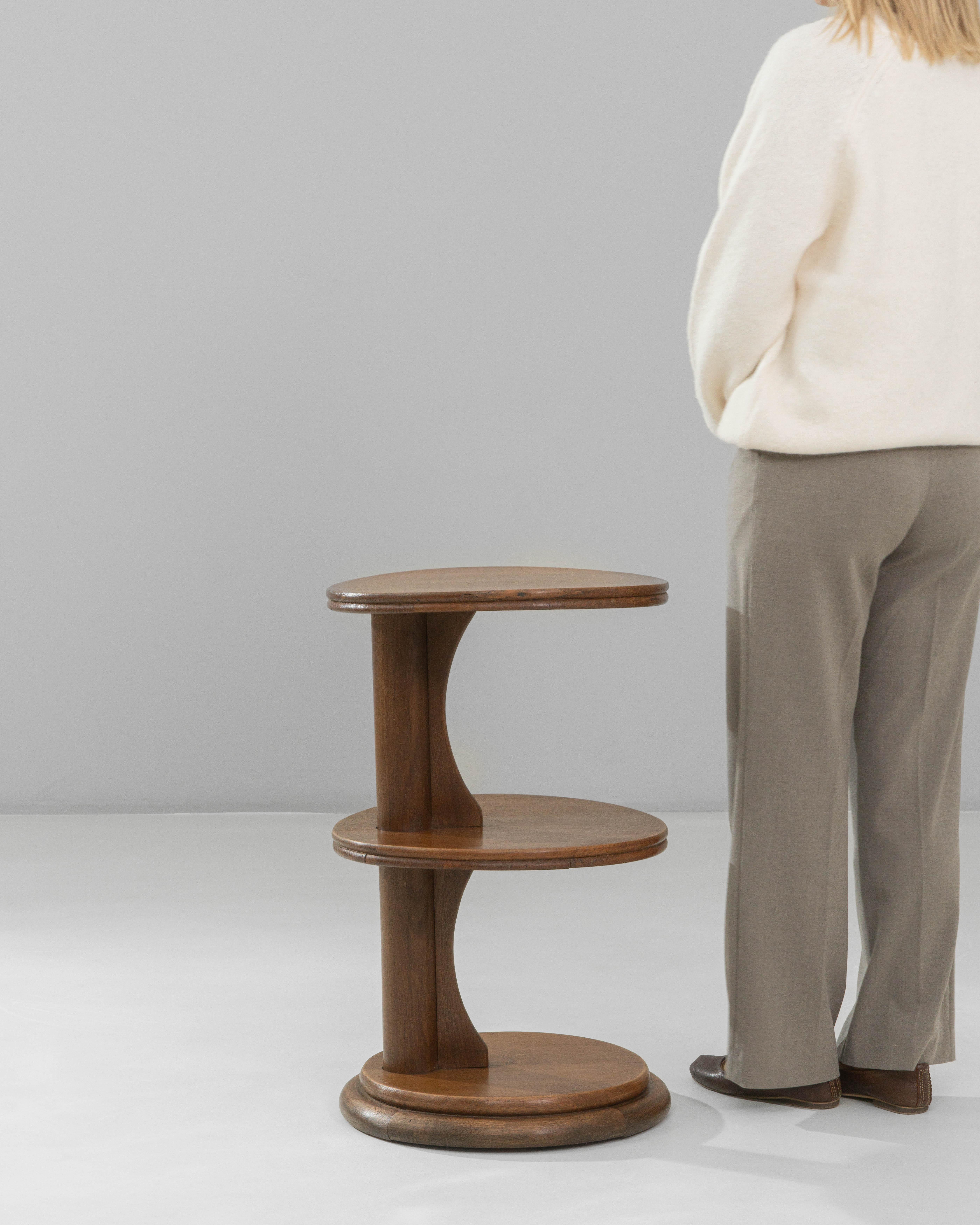 1940s French Modern Three-Tier Side Table en venta 1