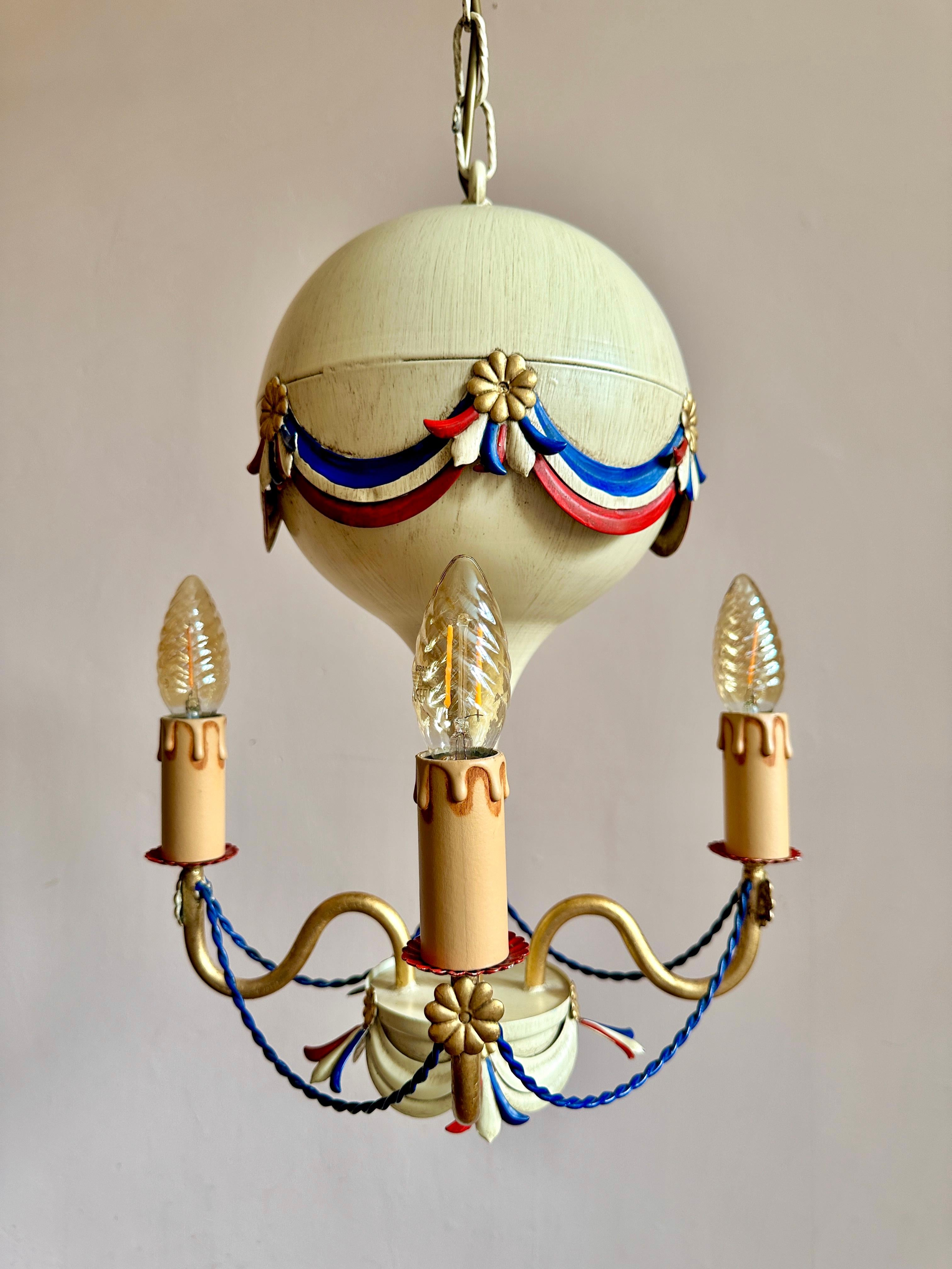 Lámpara francesa Montgolfier Toleware de los años 40 Moderno en venta