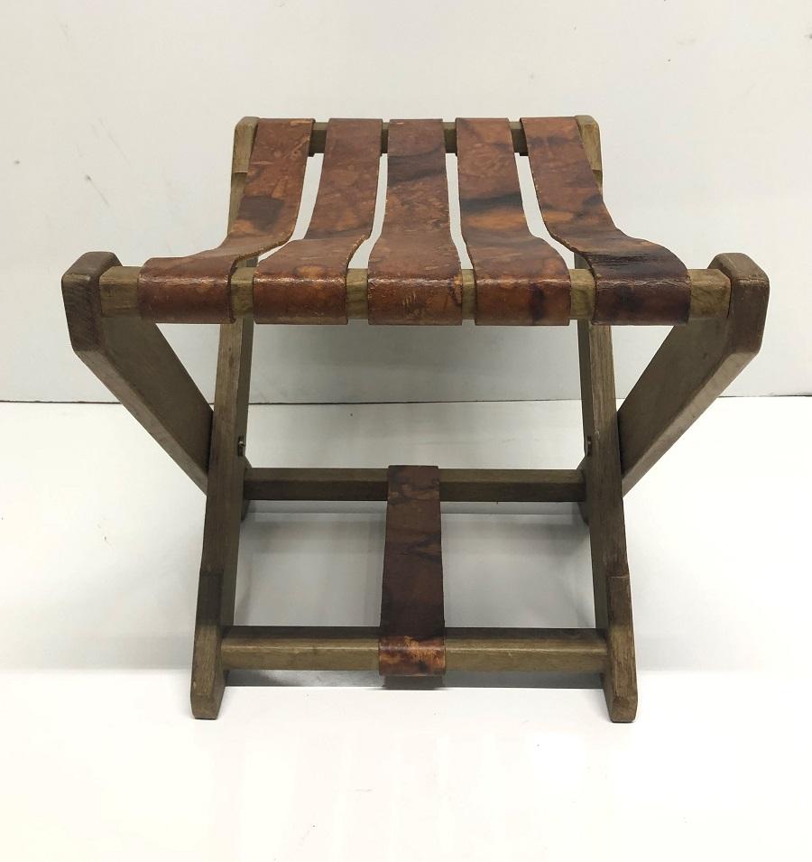 Mid-20th Century 1940s French Oak and Leather Folding Stool For Sale