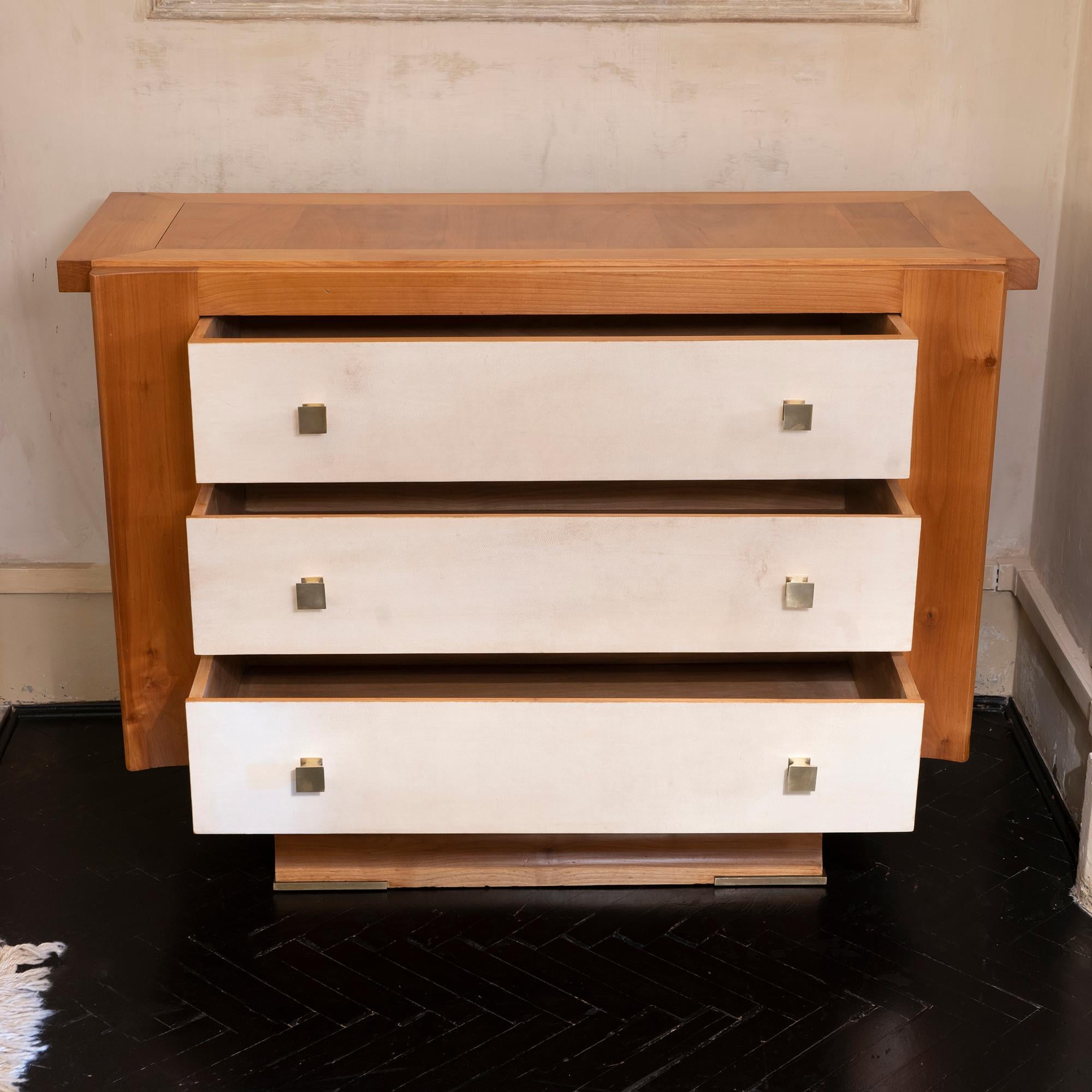 Mid-Century Modern chest of drawers, oak and parchment with natural brass details, perfect condition and vintage patina, France, circa 1940s.