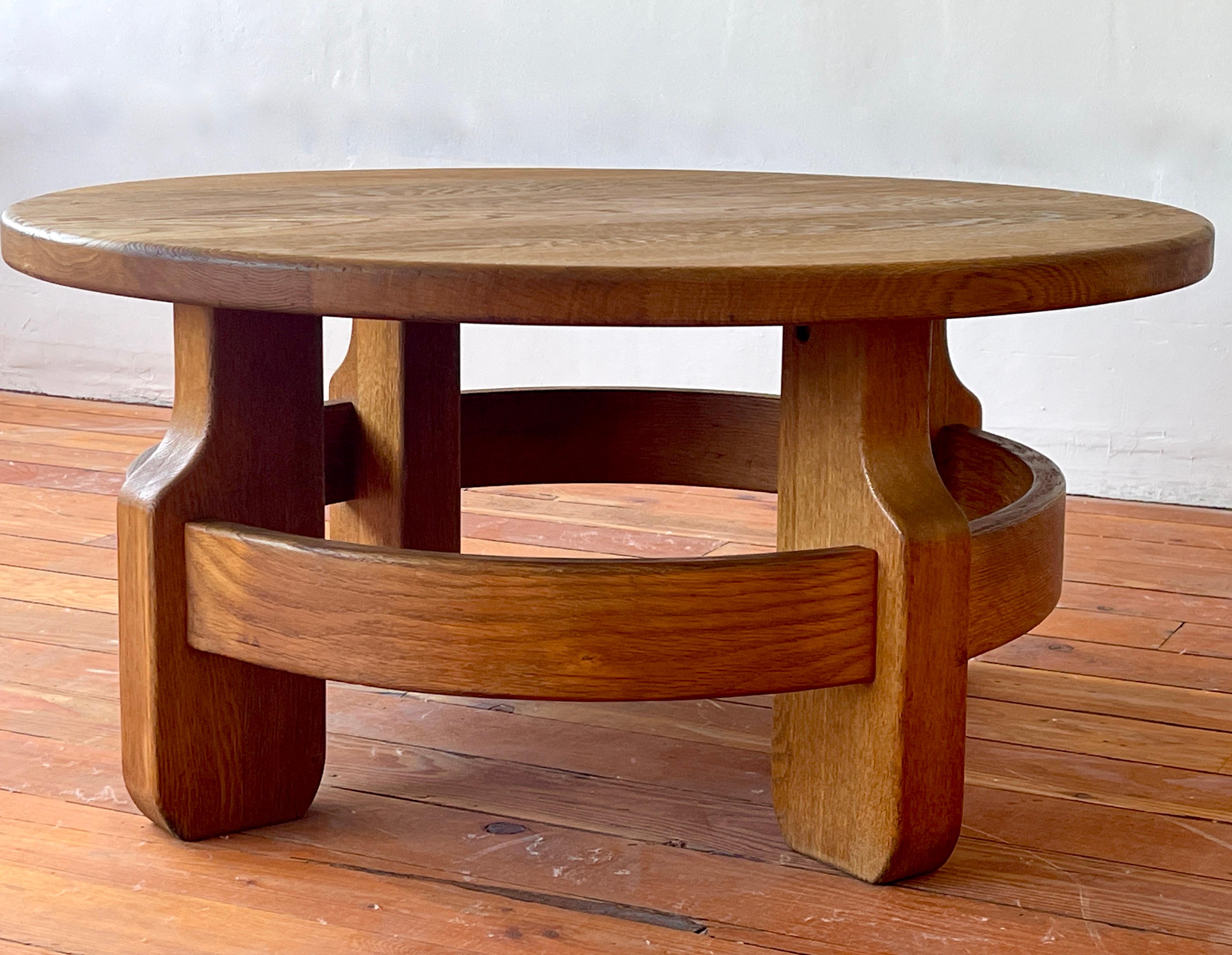 Wonderful 1940's French oak coffee table with floating top and sculptural shape
Great patina and solidly constructed with 1.75