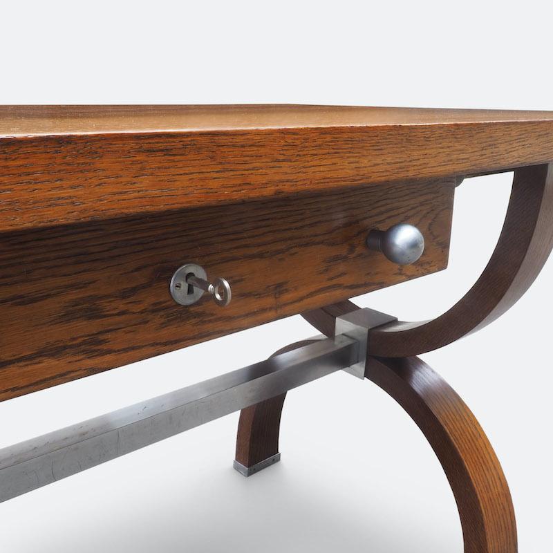 Scrivania francese in Oak del 1940 attribuita a Rene Drouet in vendita 3