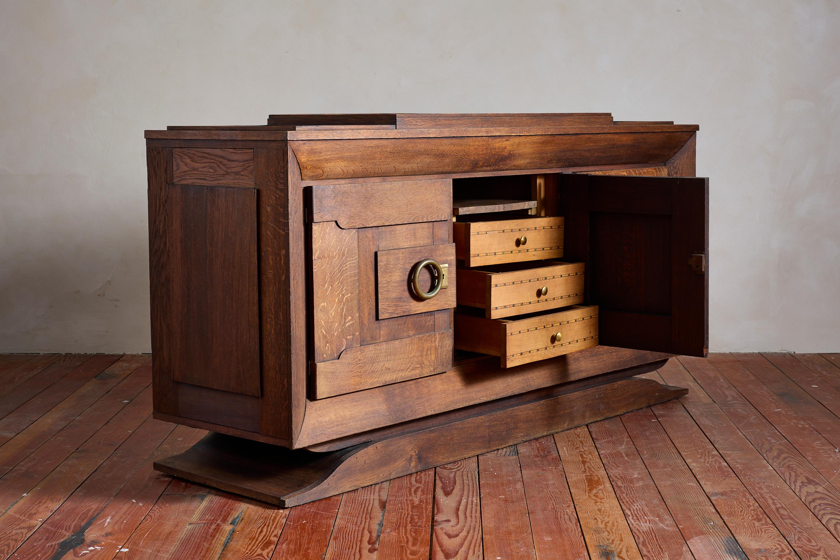 Buffet géométrique en chêne français des années 1940 en vente 11