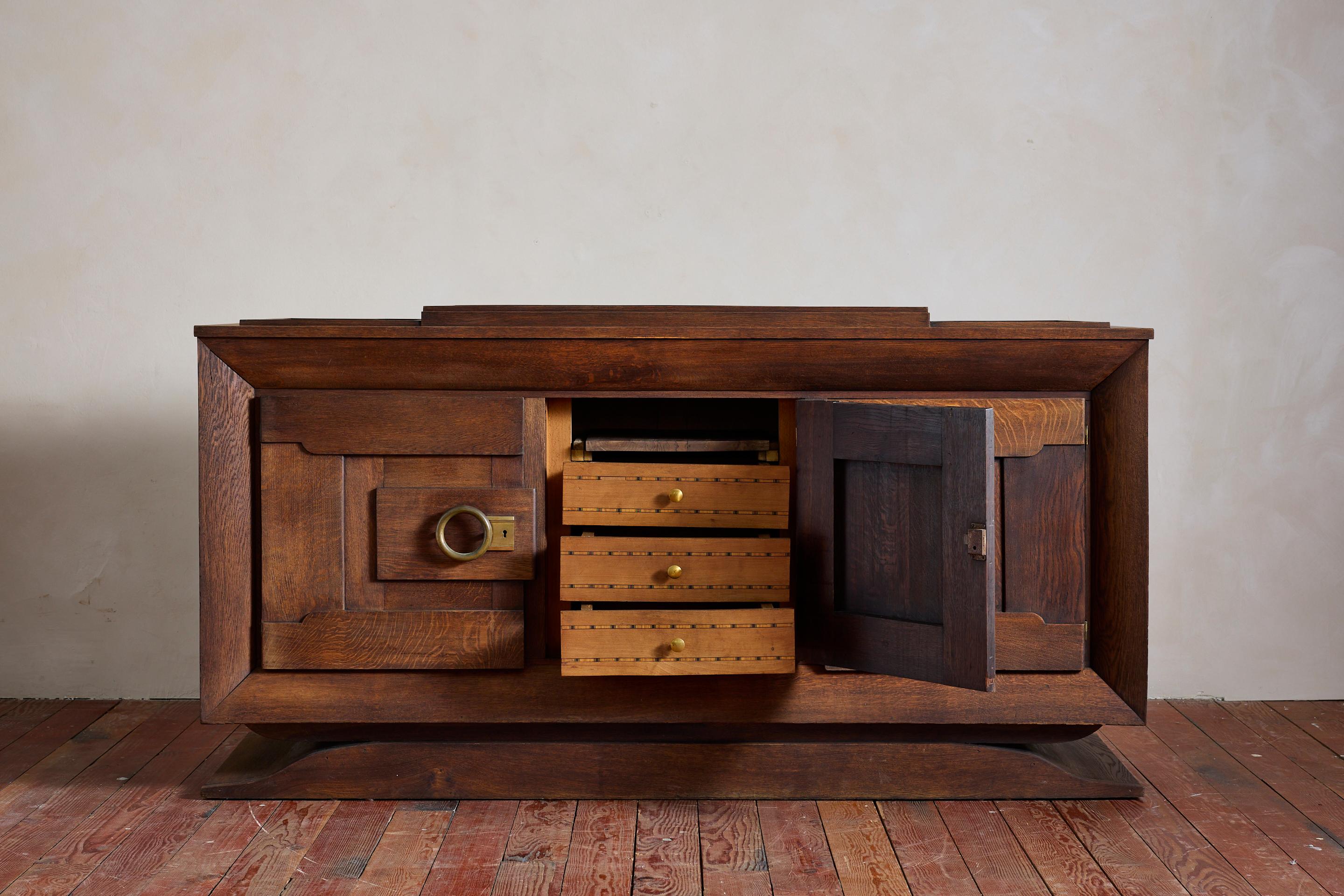 Milieu du XXe siècle Buffet géométrique en chêne français des années 1940 en vente