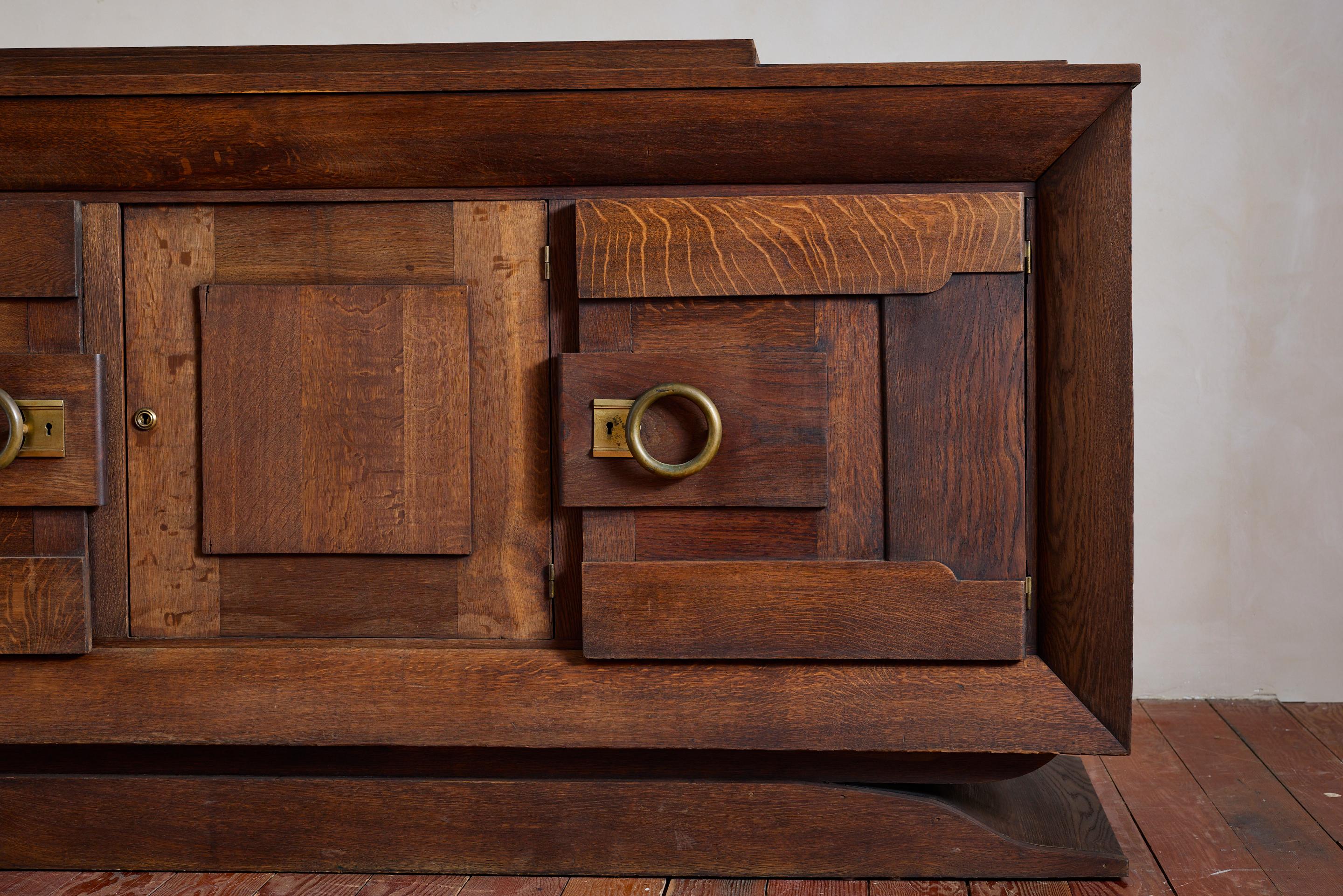 Buffet géométrique en chêne français des années 1940 en vente 3