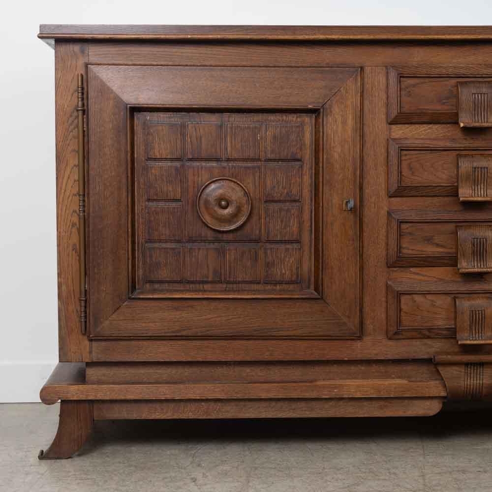 Credenza in rovere francese del 1940 di Charles Dudouyt in vendita 1