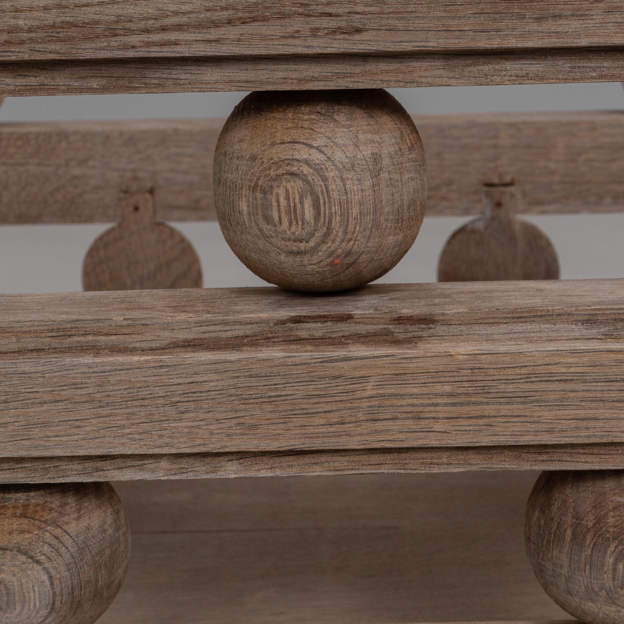 Fioriera in legno di Oak Oak, anni '40, di origine provinciale francese, tornita a bobina in vendita 4