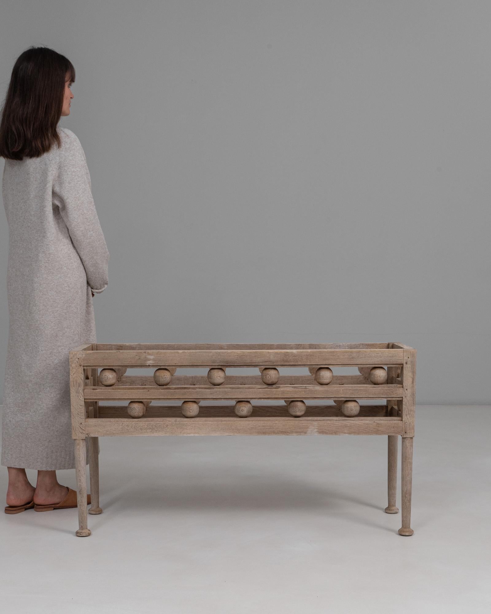 Francese Fioriera in legno di Oak Oak, anni '40, di origine provinciale francese, tornita a bobina in vendita