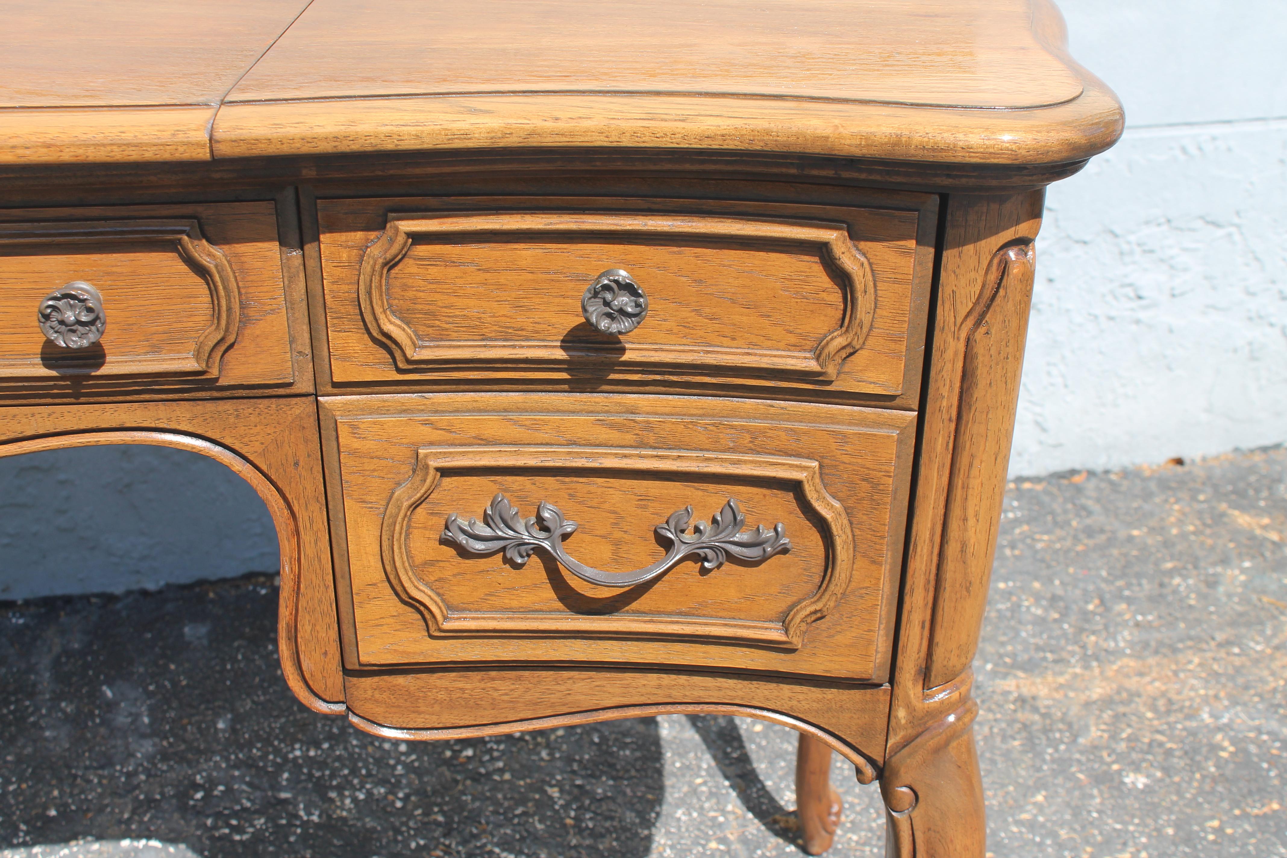 1940's French Provincial Narrow Ladies Vanity by Thomasville For Sale 5