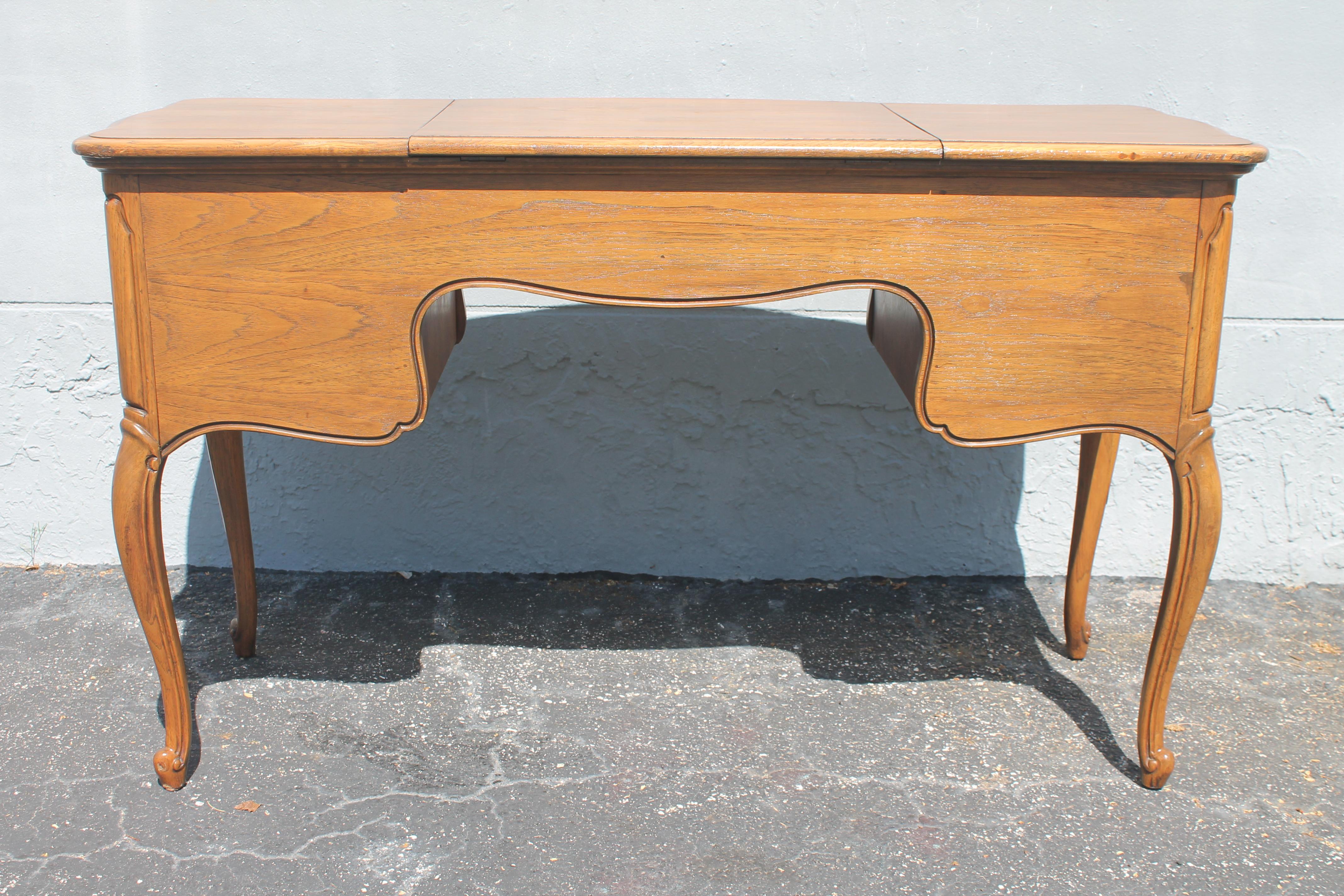 1940's French Provincial Narrow Ladies Vanity by Thomasville For Sale 4