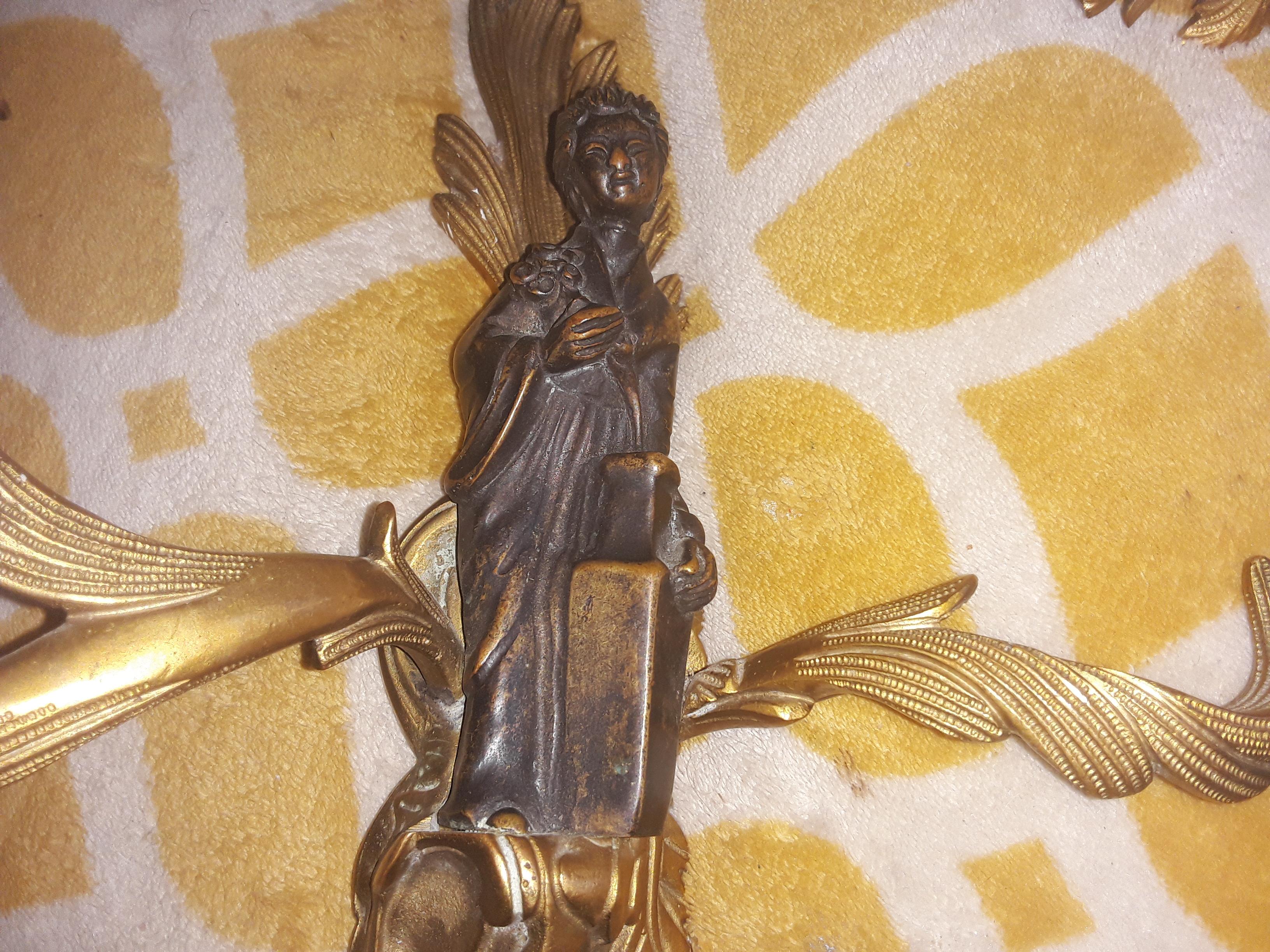 1940er Jahre Französisch Regency vergoldet & patiniert Bronze Chinoiserie Figural Wandleuchter im Zustand „Gut“ im Angebot in Opa Locka, FL