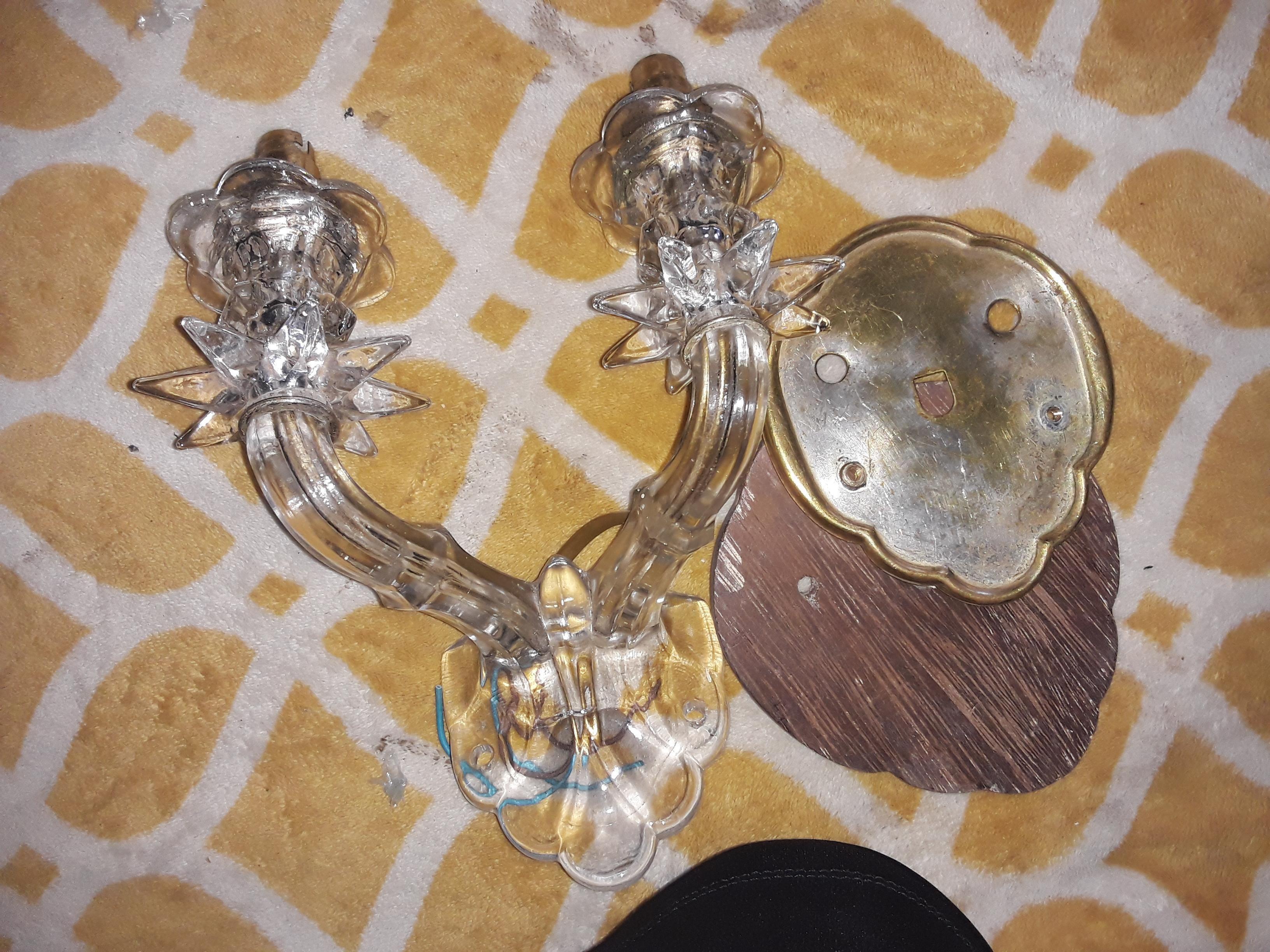 1940s French Regency Rare Crystal/ Art Glass Star/ Foliate Wall Sconce Lighting For Sale 1