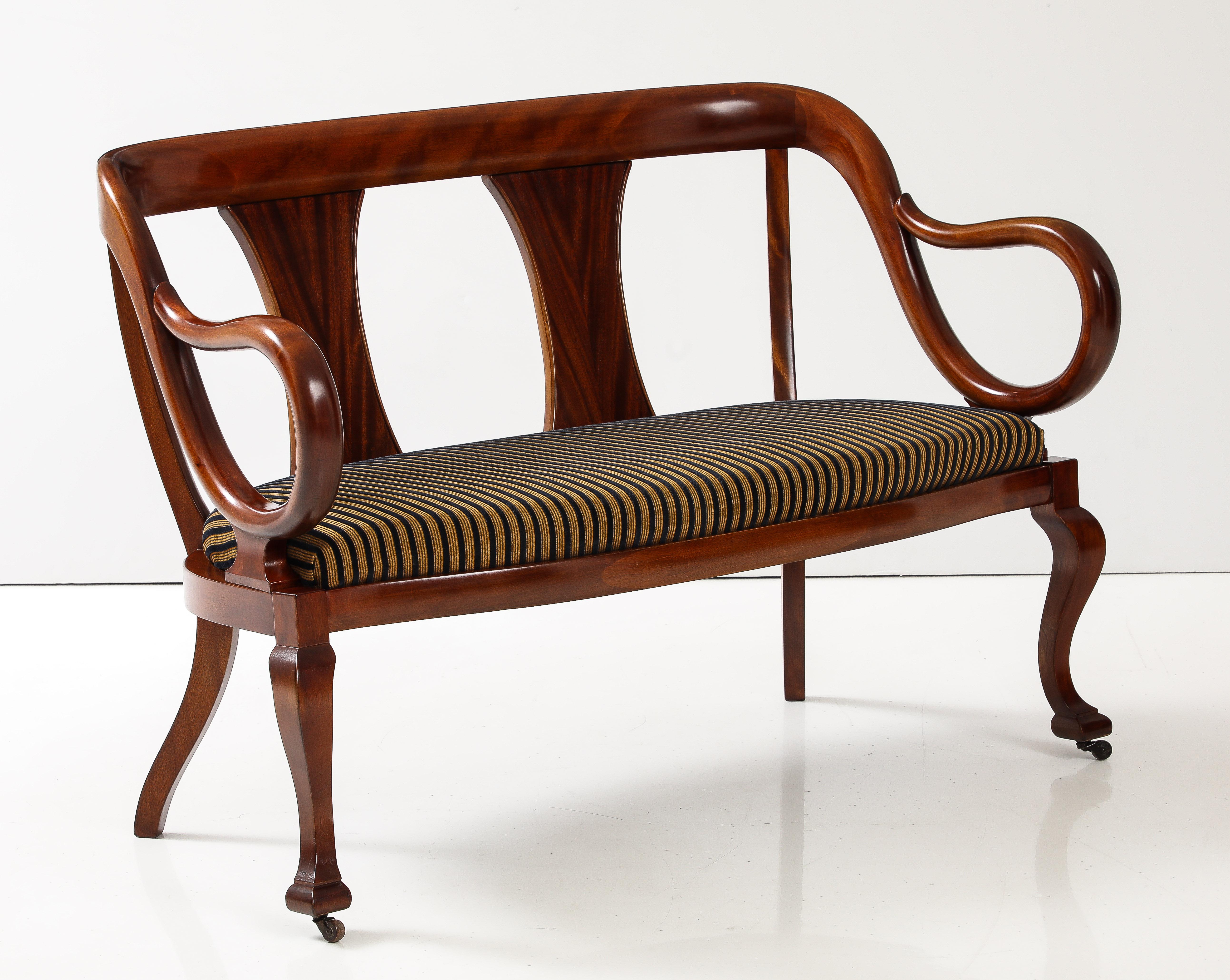 1940's French Sculptural Frame Cherry-wood Settee    For Sale 7