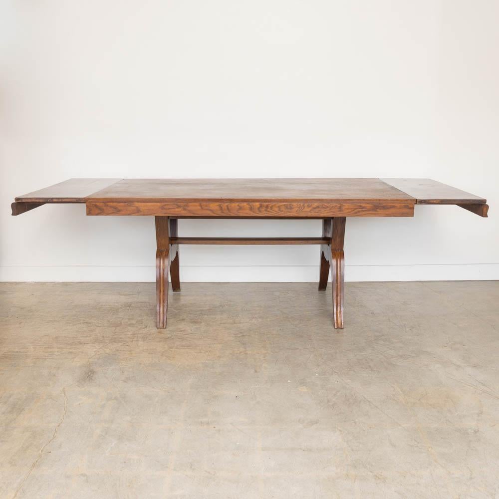 XX secolo Tavolo da pranzo francese scultoreo in Wood degli anni '40 in vendita