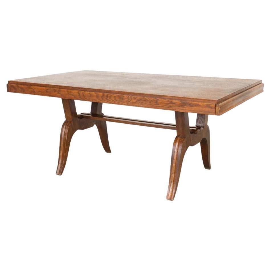 Mesa de comedor francesa de madera escultórica de los años 40