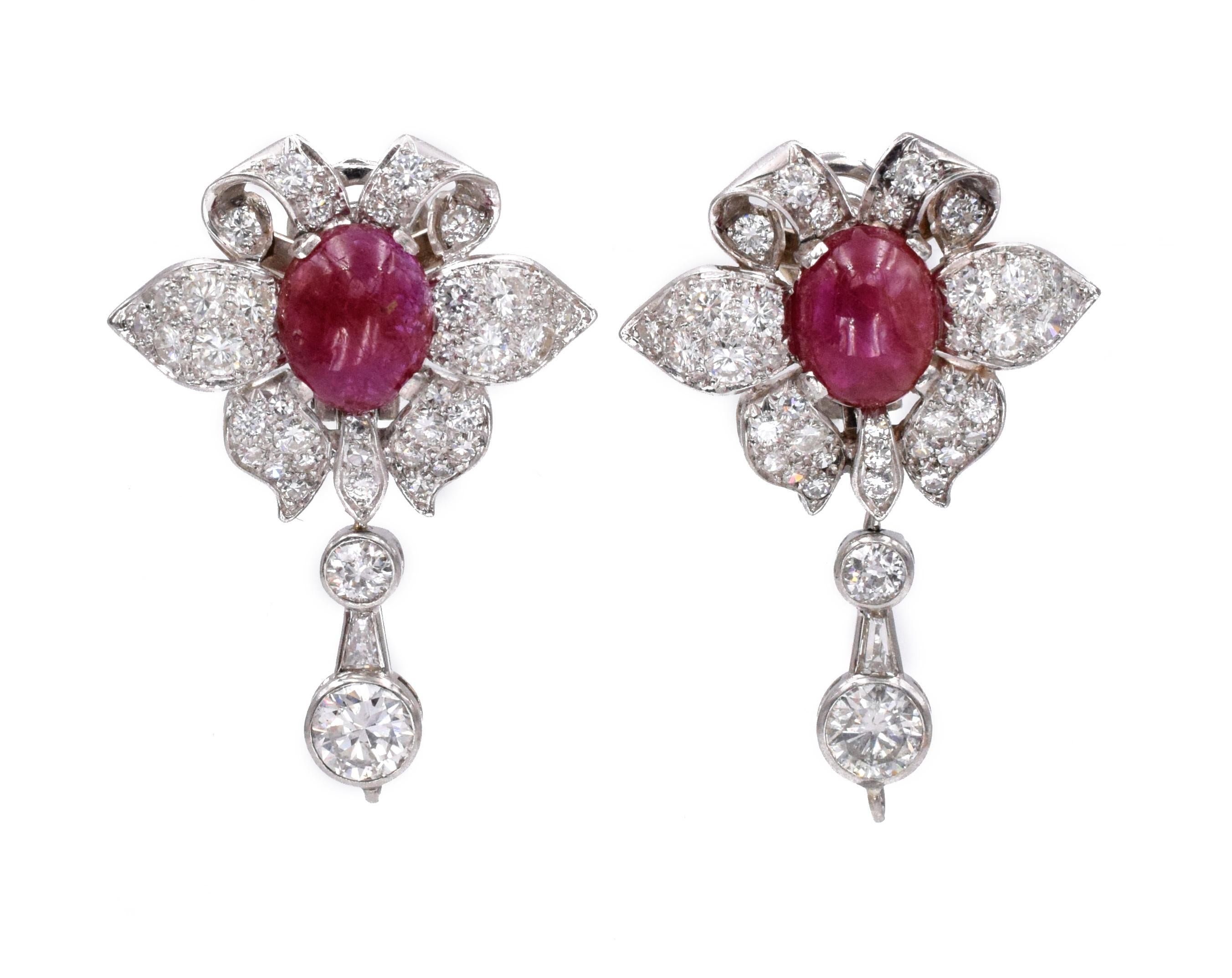 Collier et boucles d'oreilles en diamants et rubis de Birmanie non chauffé, ensemble français des années 1940 en vente 2