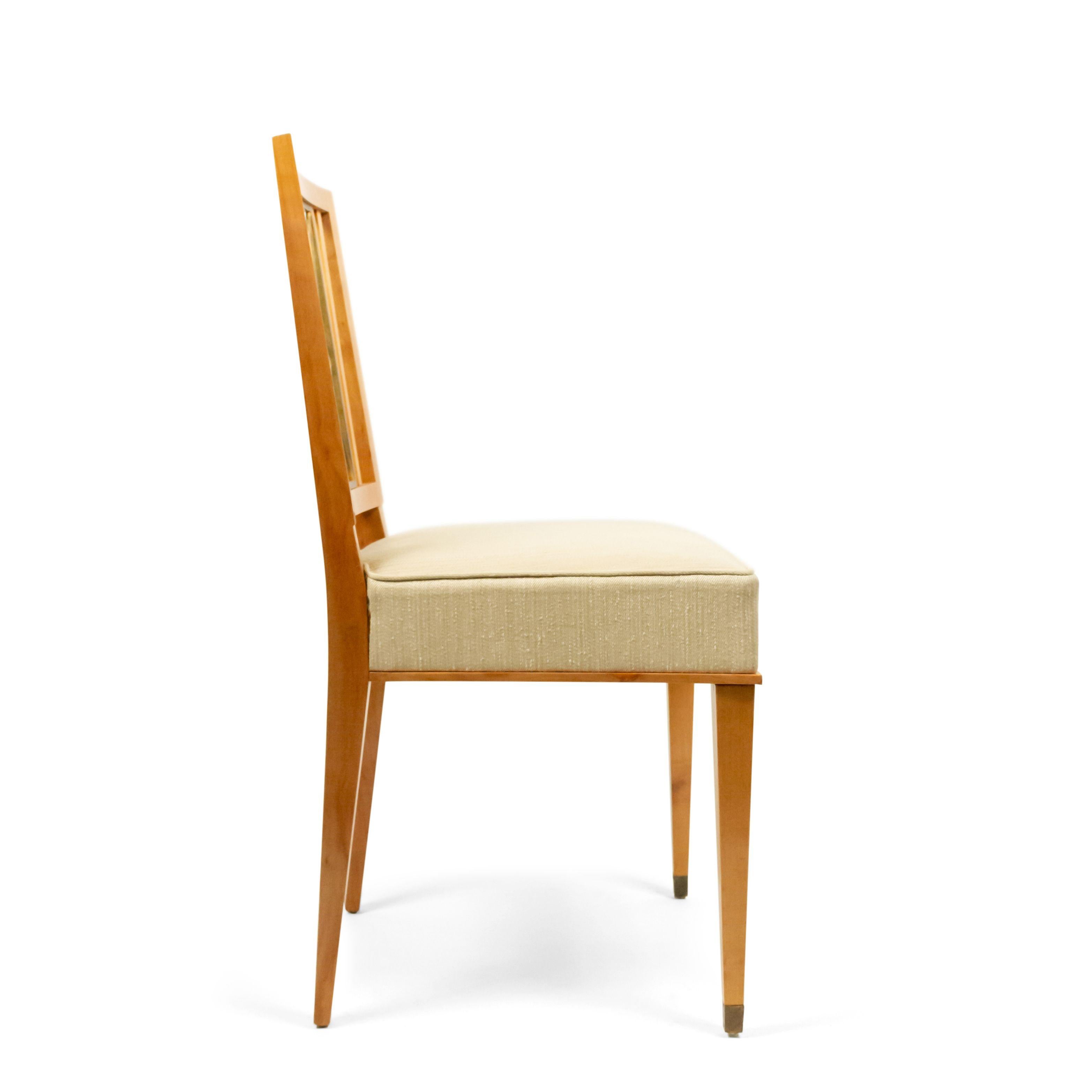 Ensemble de 8 chaises d'appoint françaises du milieu du siècle en érable et soie de Jacques Adnet Bon état - En vente à New York, NY