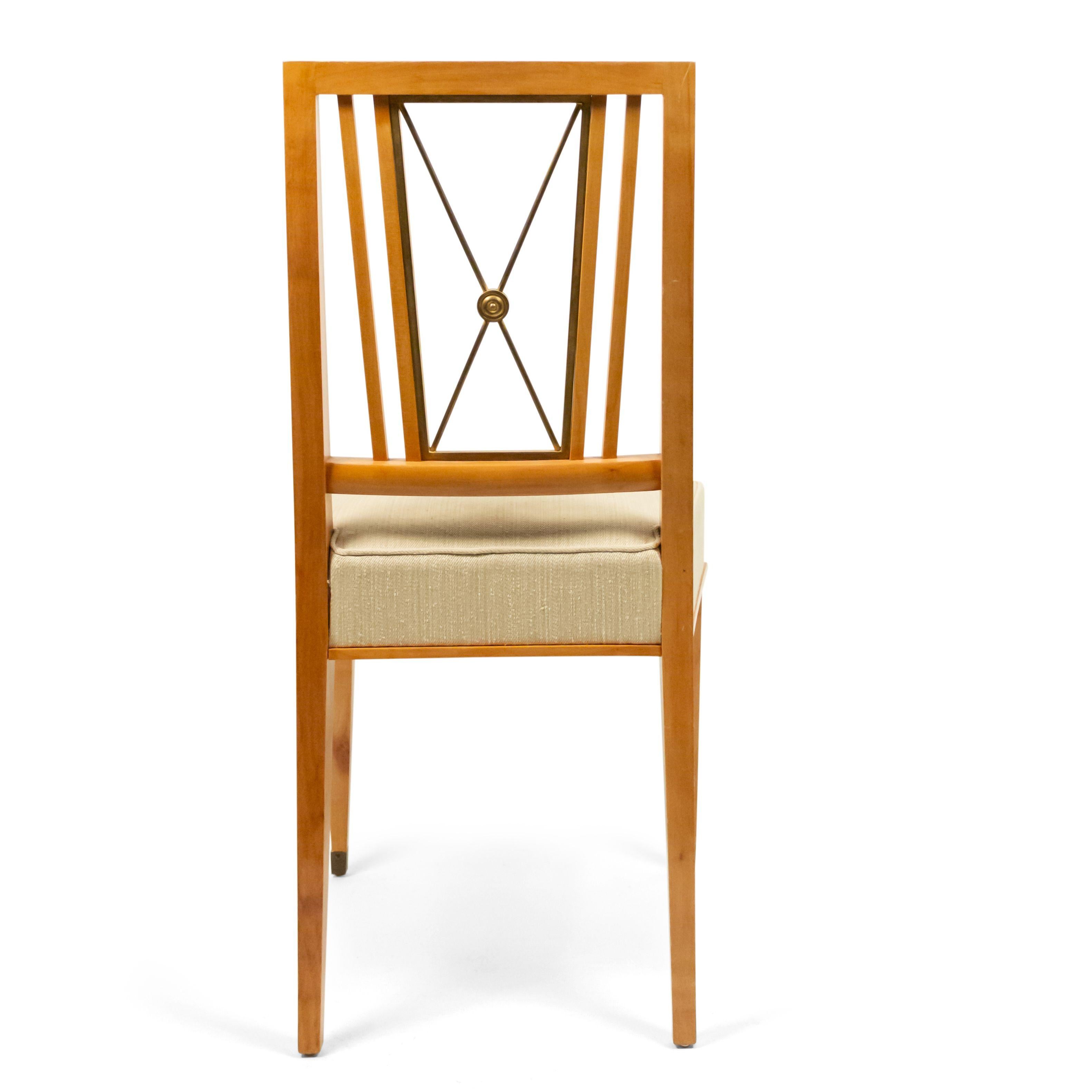 Ensemble de 8 chaises d'appoint françaises du milieu du siècle en érable et soie de Jacques Adnet en vente 1