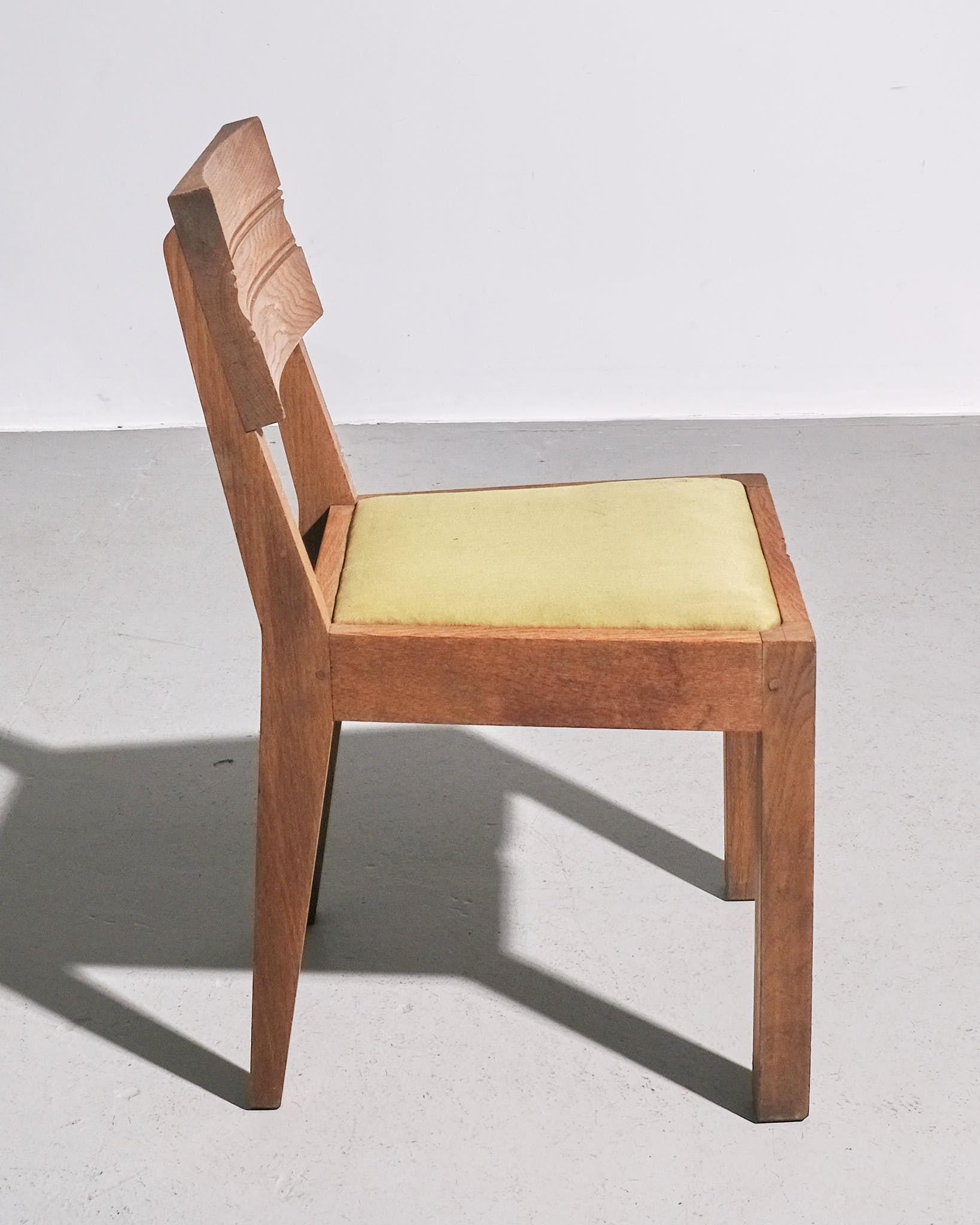 Mid-17th Century 1940s French Set of Six Oak Dining chairs For Sale