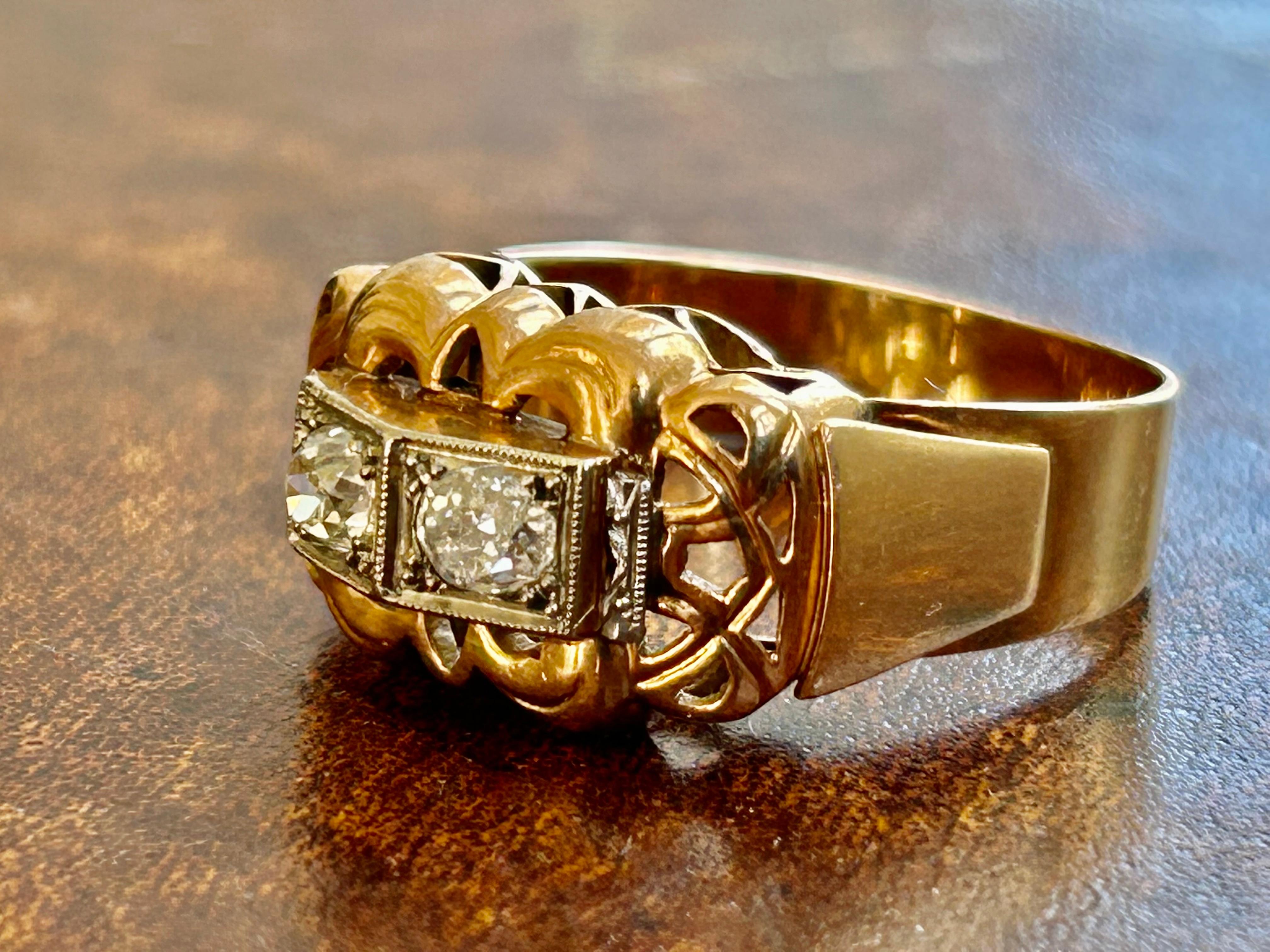 1940’s French Two Stone Old Mine Cut Diamond Ring For Sale 8