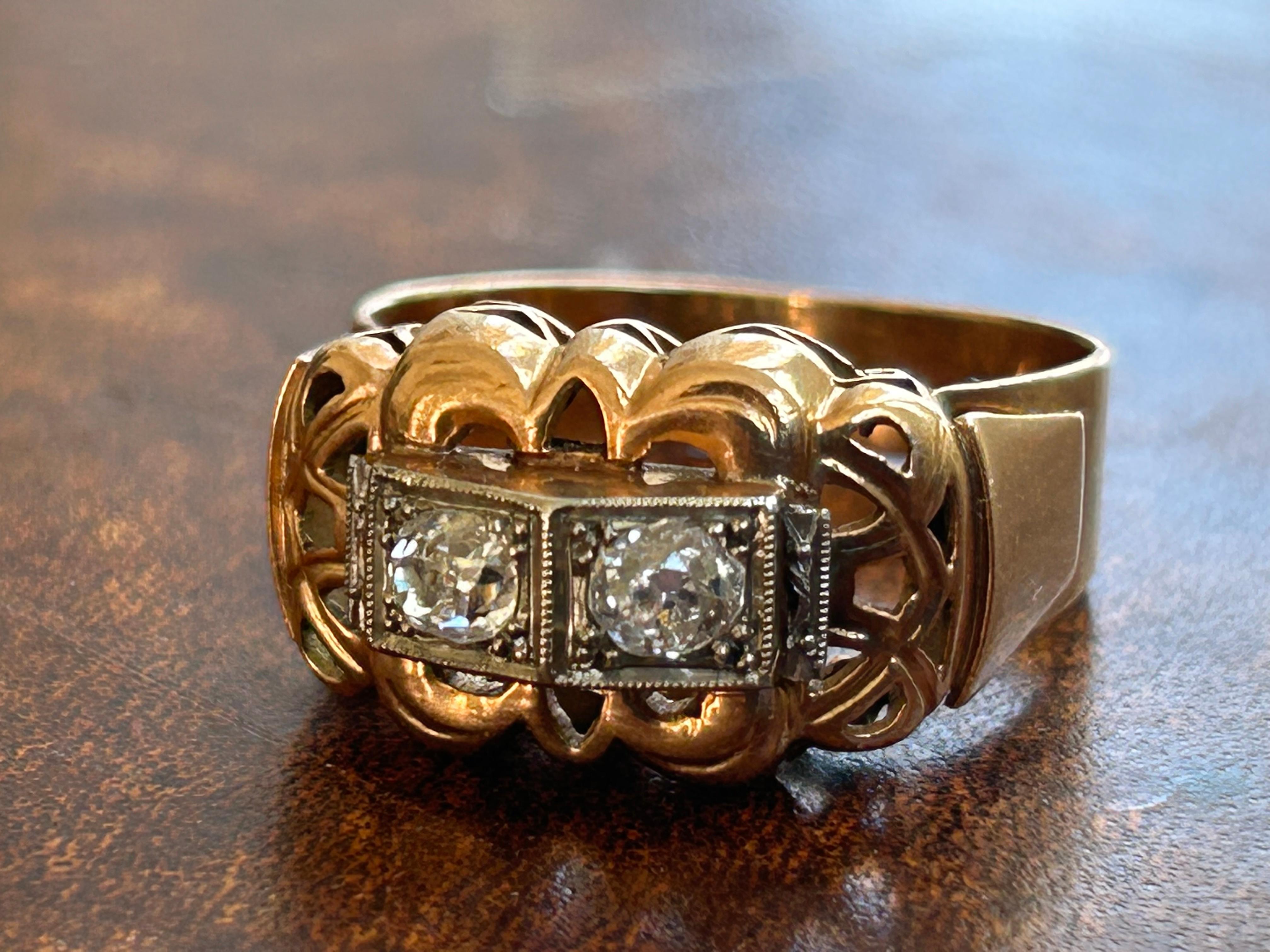 1940’s French Two Stone Old Mine Cut Diamond Ring For Sale 2
