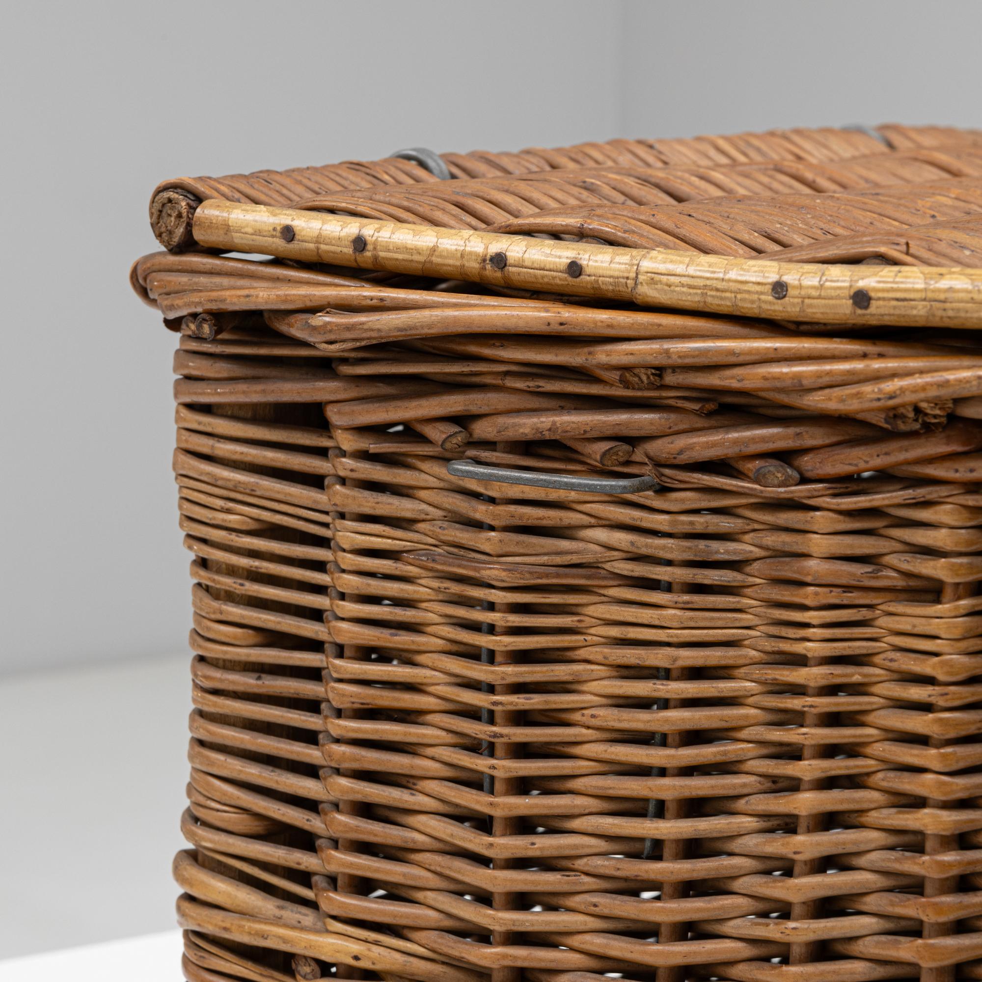 1940s French Wicker Basket For Sale 7