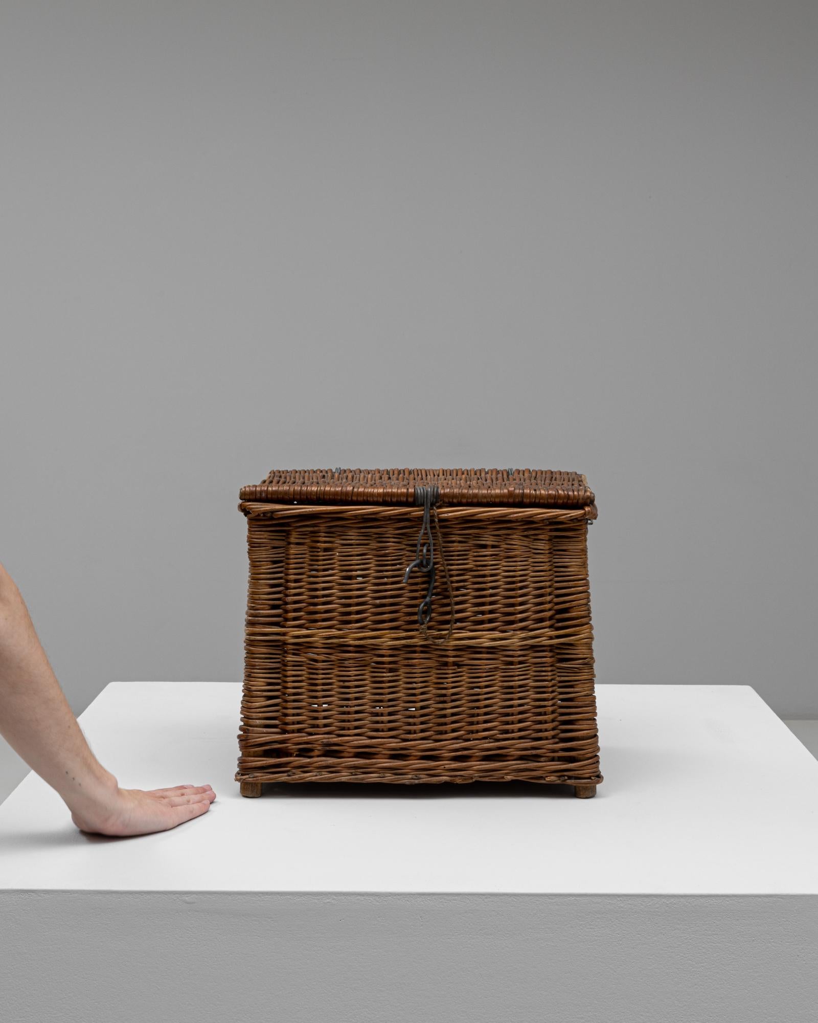 20th Century 1940s French Wicker Basket For Sale