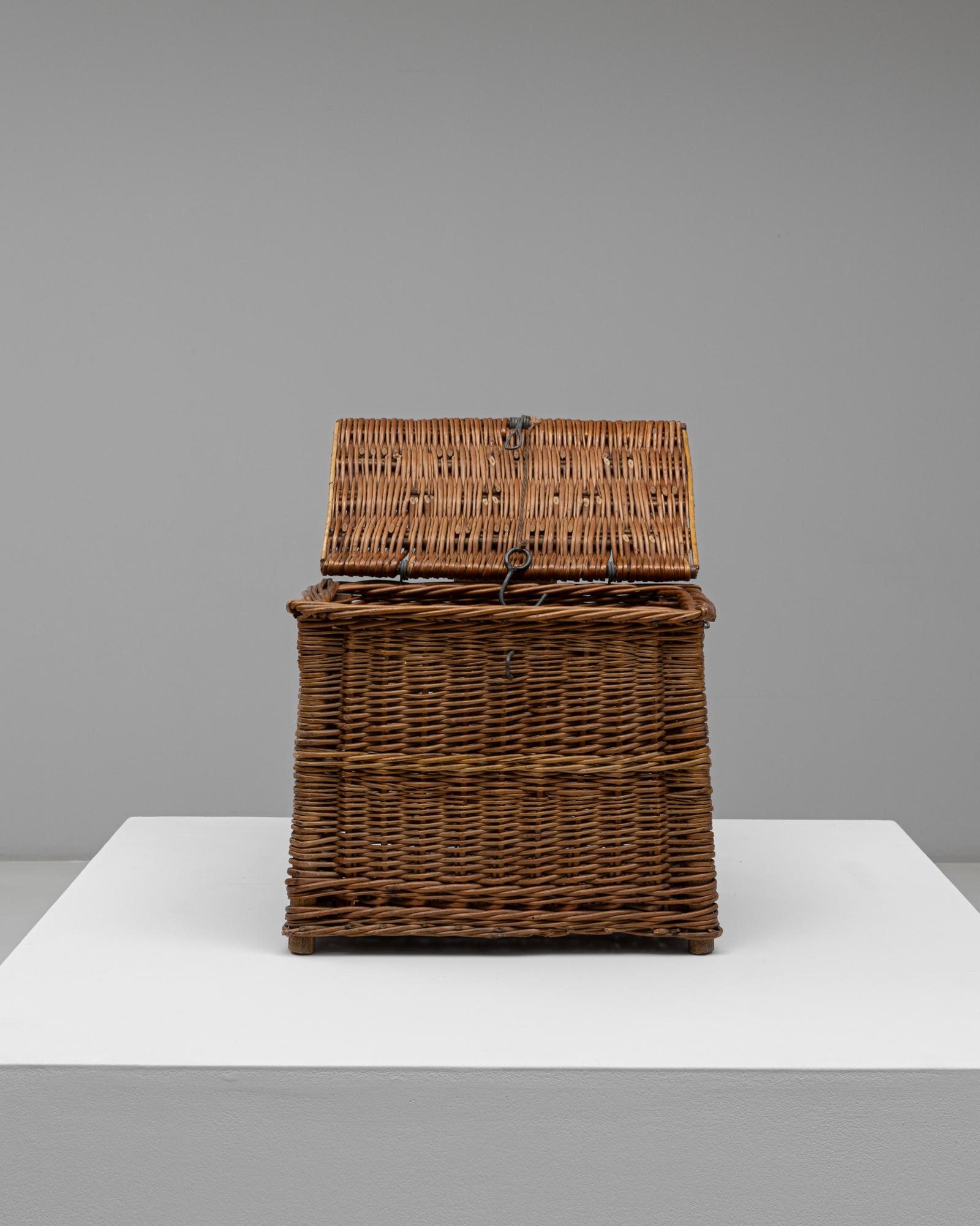 1940s French Wicker Basket For Sale 1