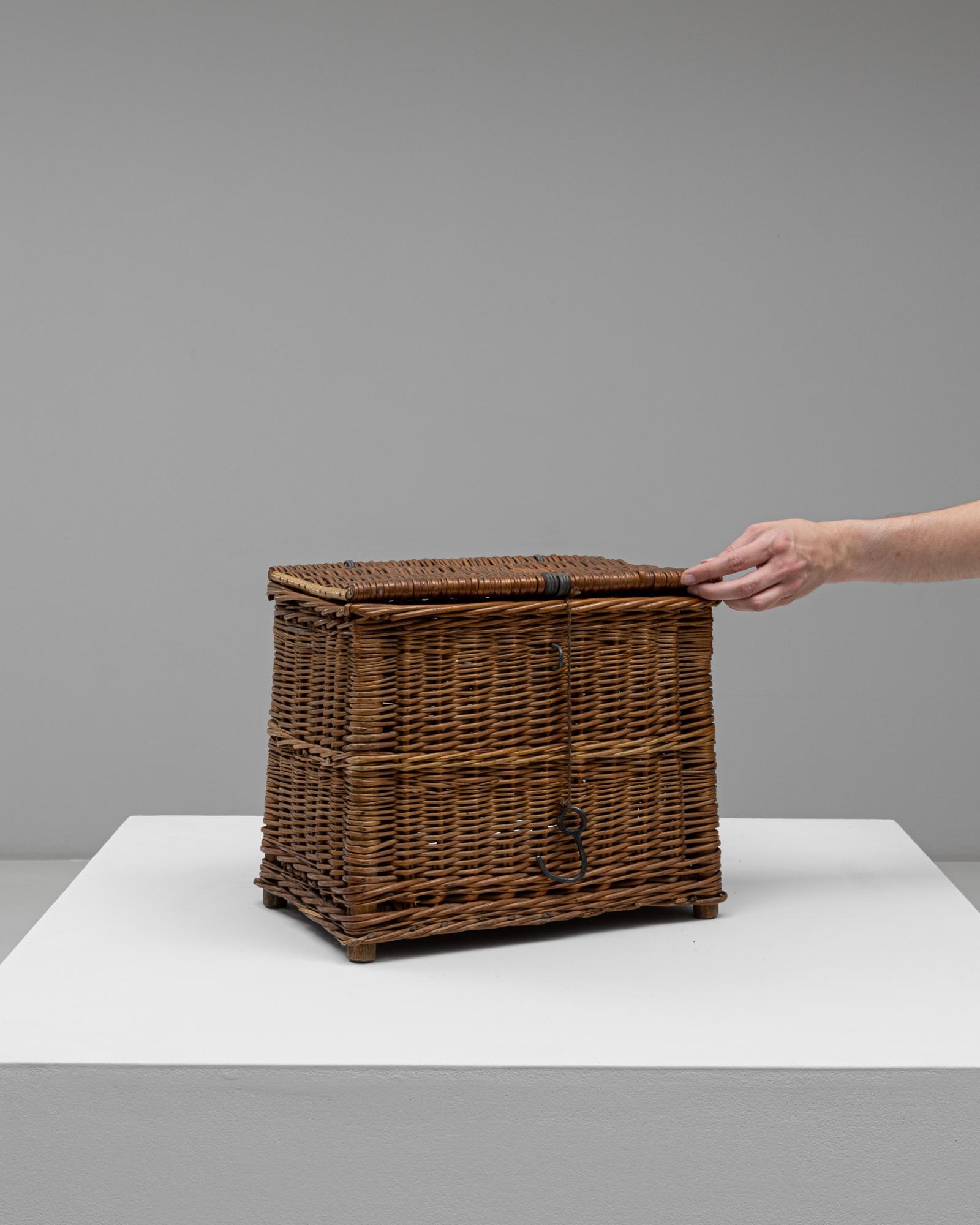 1940s French Wicker Basket For Sale 3