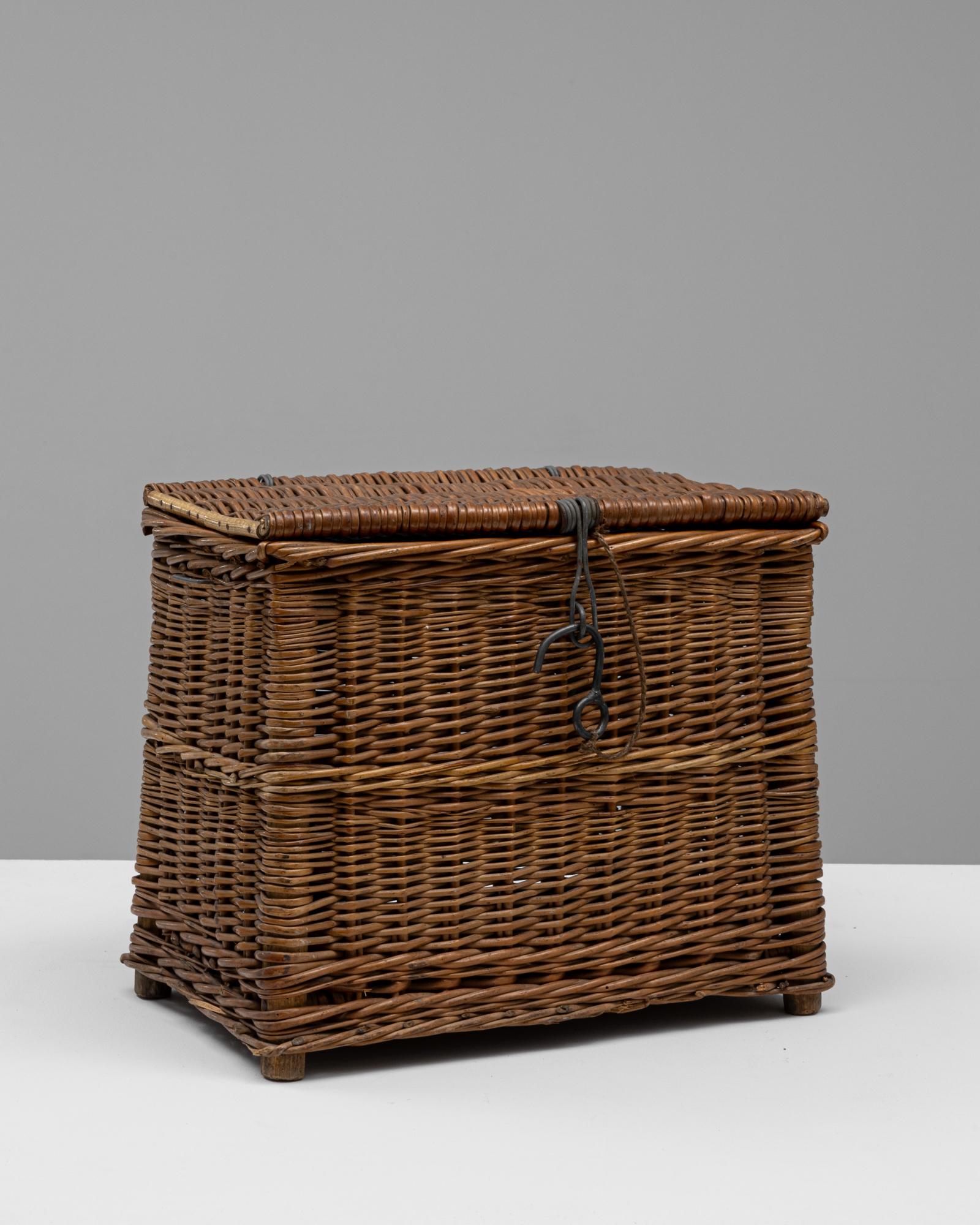 1940s French Wicker Basket For Sale 4