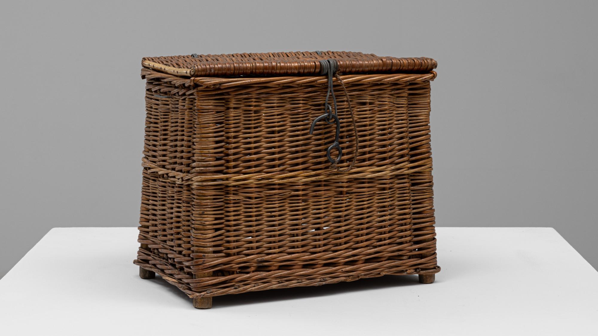 1940s French Wicker Basket For Sale 5