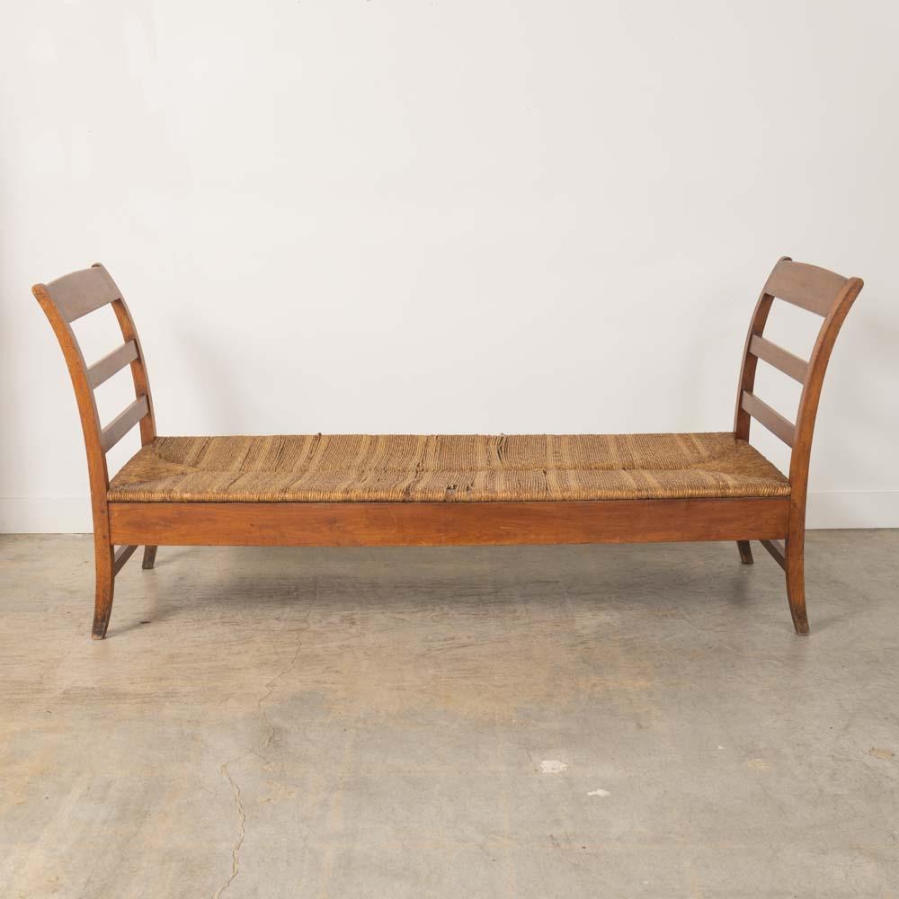 1940s French Wood and Woven Daybed im Zustand „Gut“ im Angebot in Los Angeles, CA
