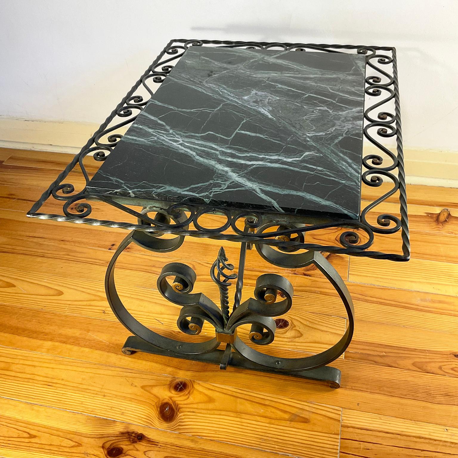 1940s French Wrought Iron Coffee Table with Green Marble Top In Good Condition For Sale In London, GB