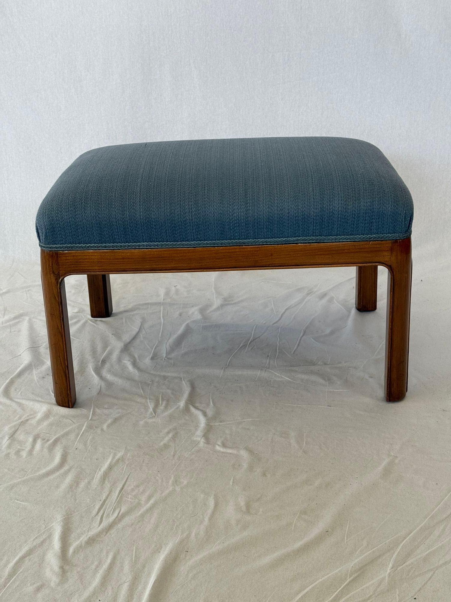 Silla de salón y reposapiés Frits Henningsen de 1940 en venta 7
