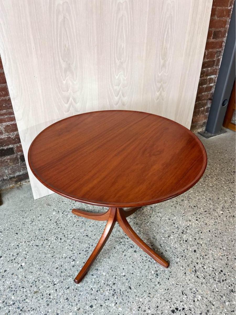 1940’s Frits Henningsen Mahogany Pedestal Table In Excellent Condition For Sale In Victoria, BC