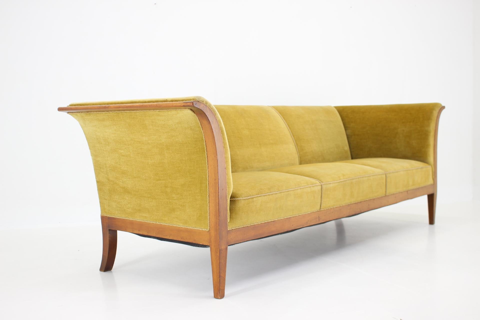 Mid-Century Modern 1940s, Frits Henningsen Mahogany Three-Seat Sofa, Denmark