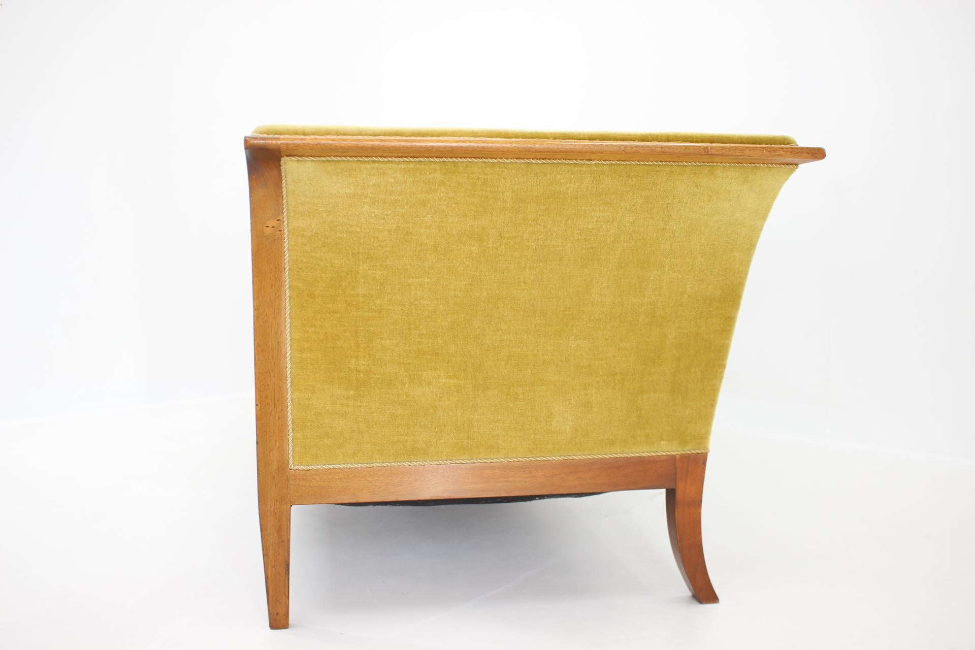 Mid-20th Century 1940s, Frits Henningsen Mahogany Three-Seat Sofa, Denmark
