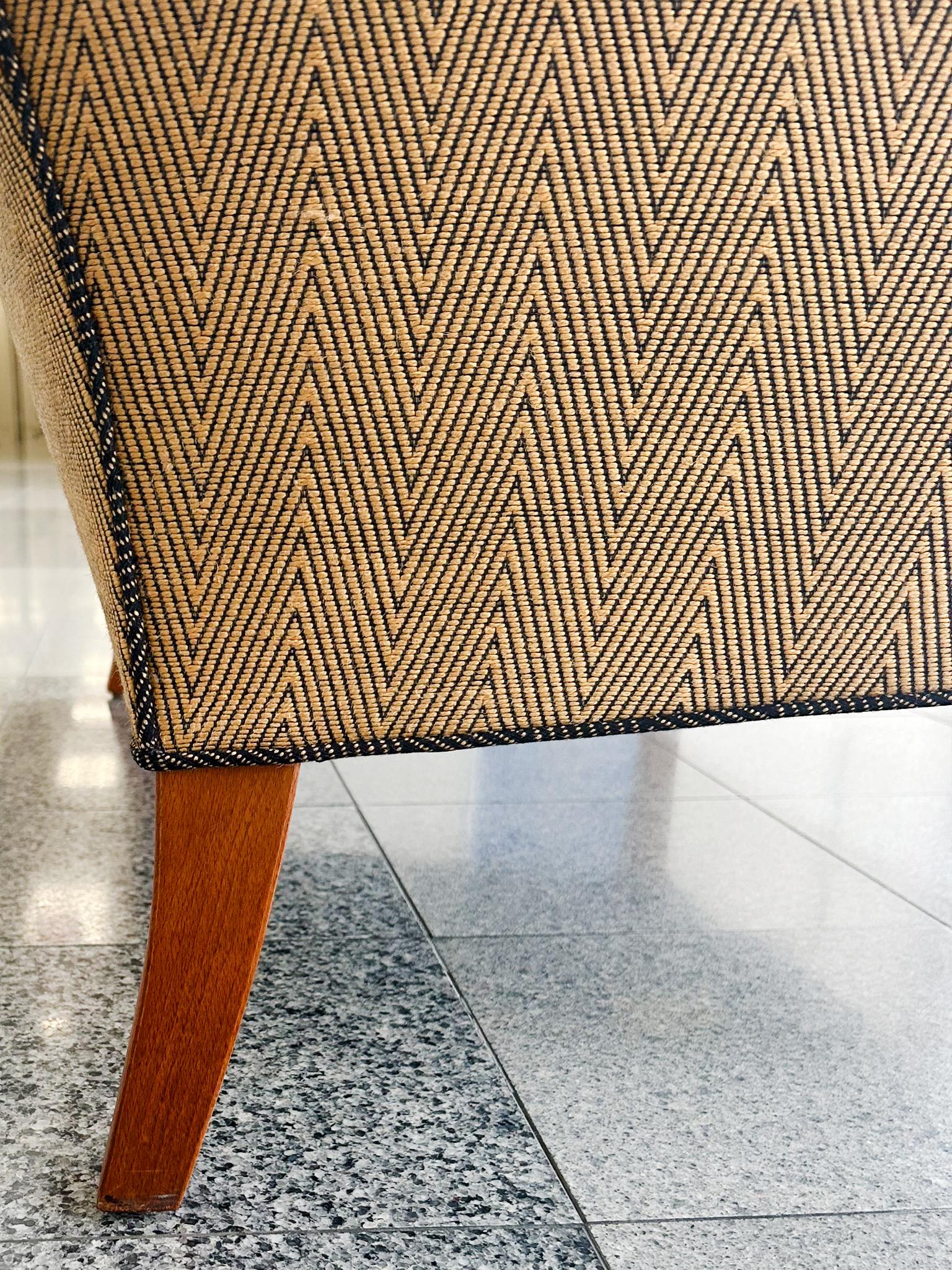 Sillón Frits Henningsen de los años 40 en Donghia Chevron en venta 4