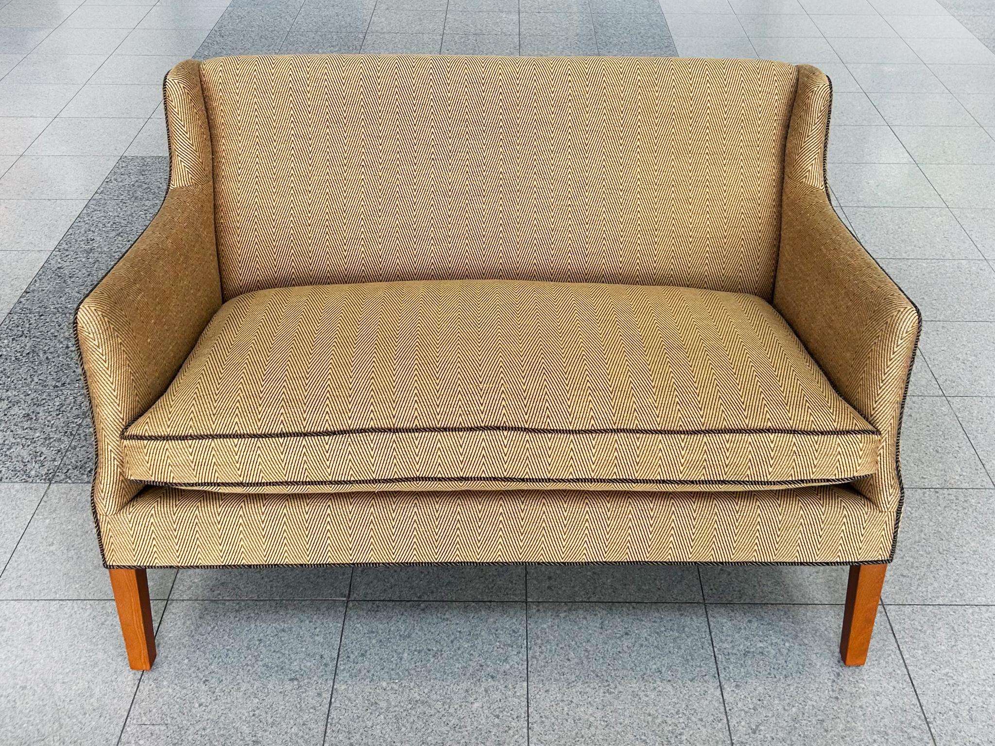 Sillón Frits Henningsen de los años 40 en Donghia Chevron Escandinavo moderno en venta