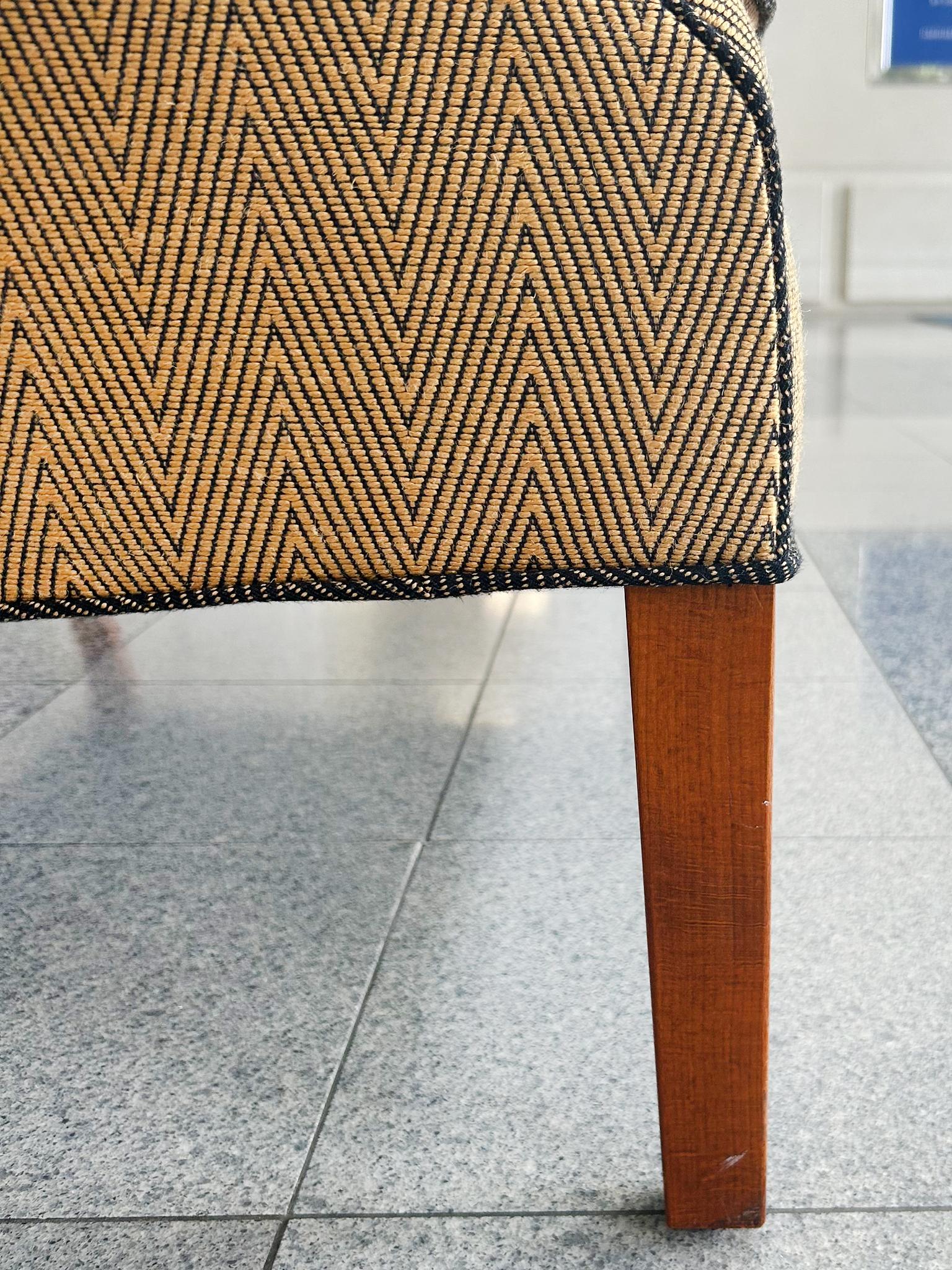 Sillón Frits Henningsen de los años 40 en Donghia Chevron en venta 3
