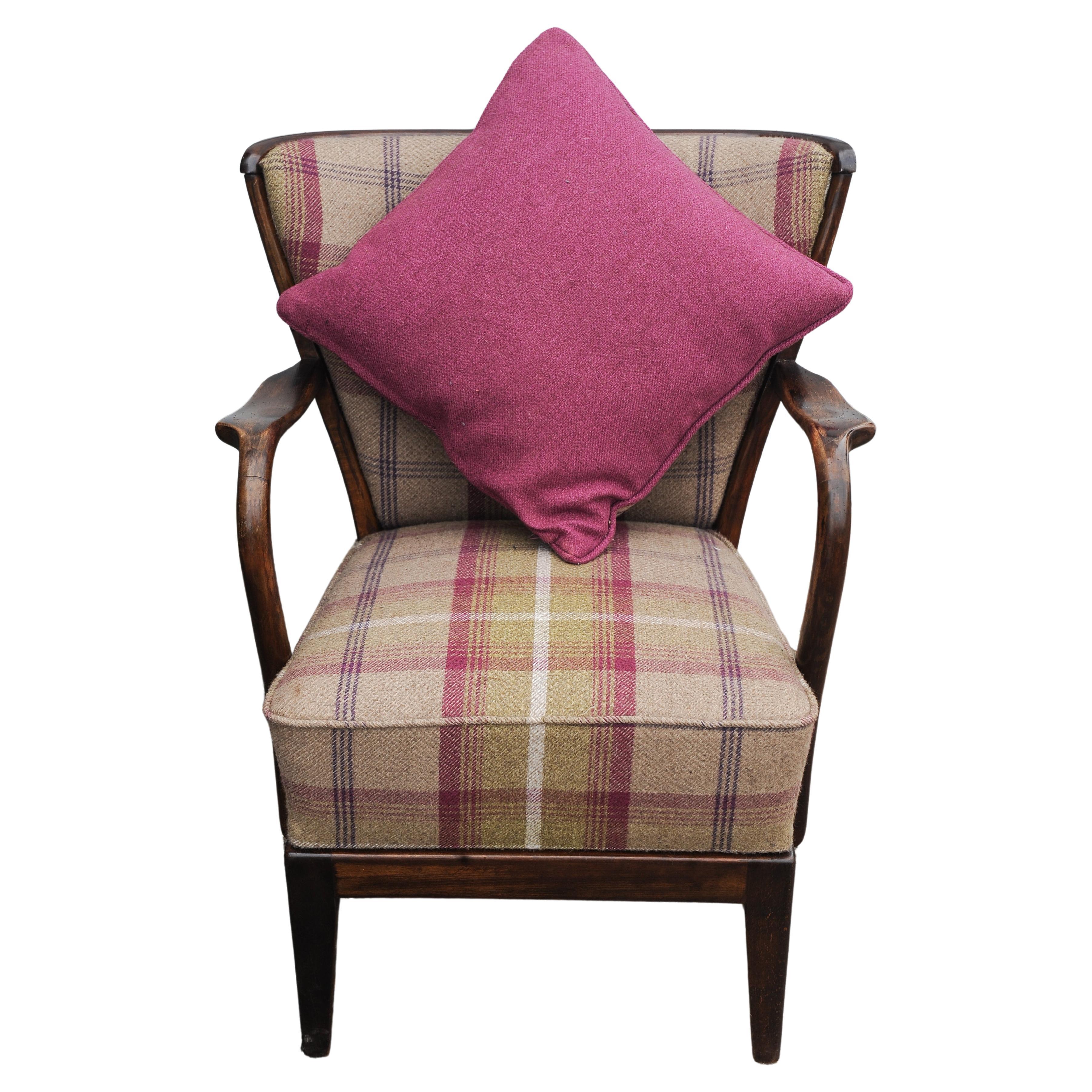 pink plaid chair