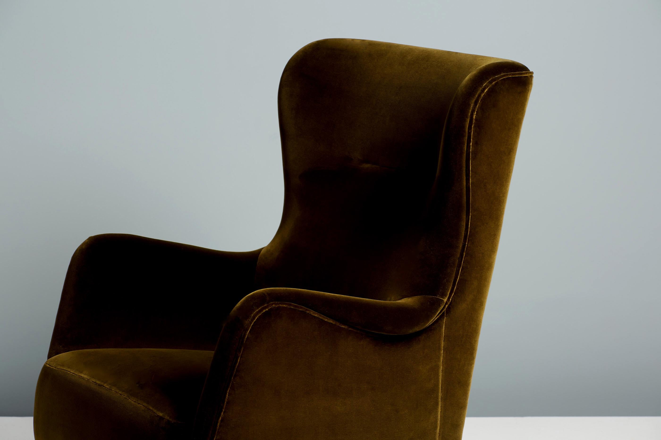 Mid-20th Century 1940s Fritz Hansen Lounge Chair in Velvet Fabric