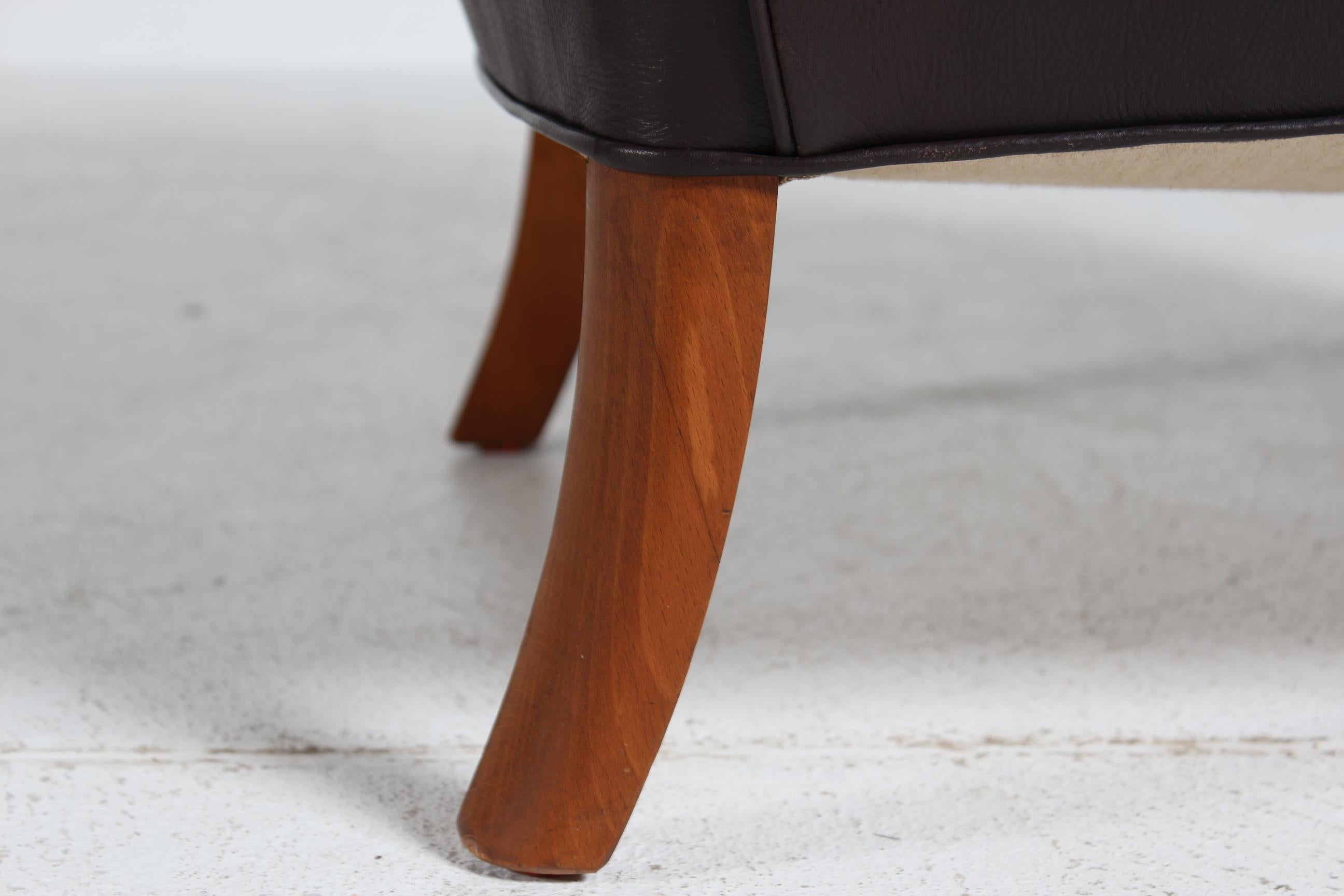 1940er Fritz Hansen Style Wing Back Lounge Chair mit mokkabraunem Leder im Angebot 8