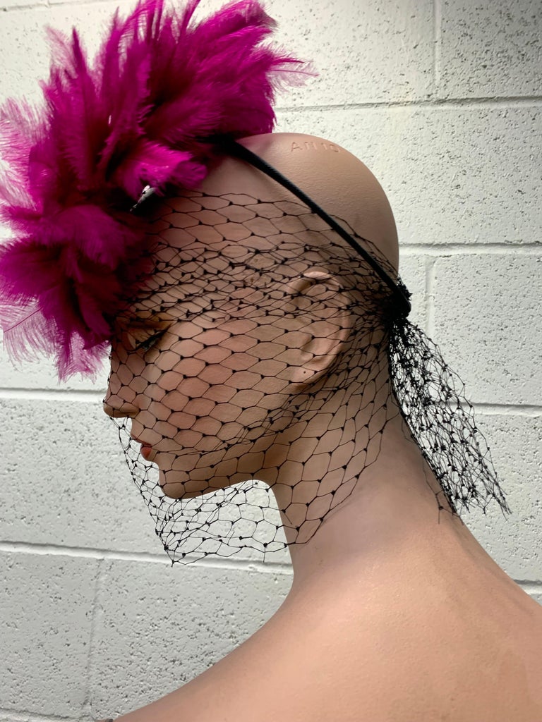 1940s Fuchsia Baby Ostrich Feather Back Ring Tilt Hat w  display picture 2