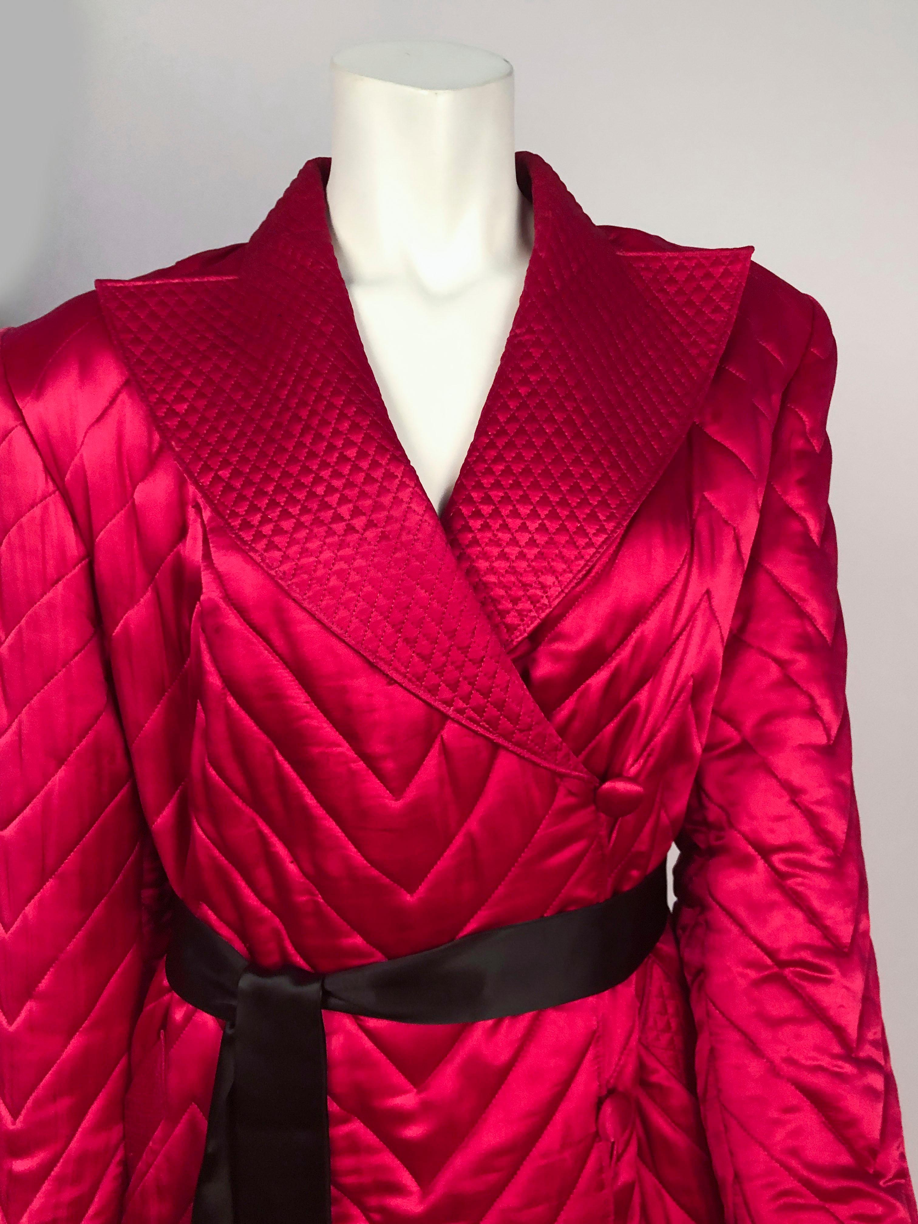 1940s Fuchsia Silk Satin Robe In Good Condition In San Francisco, CA