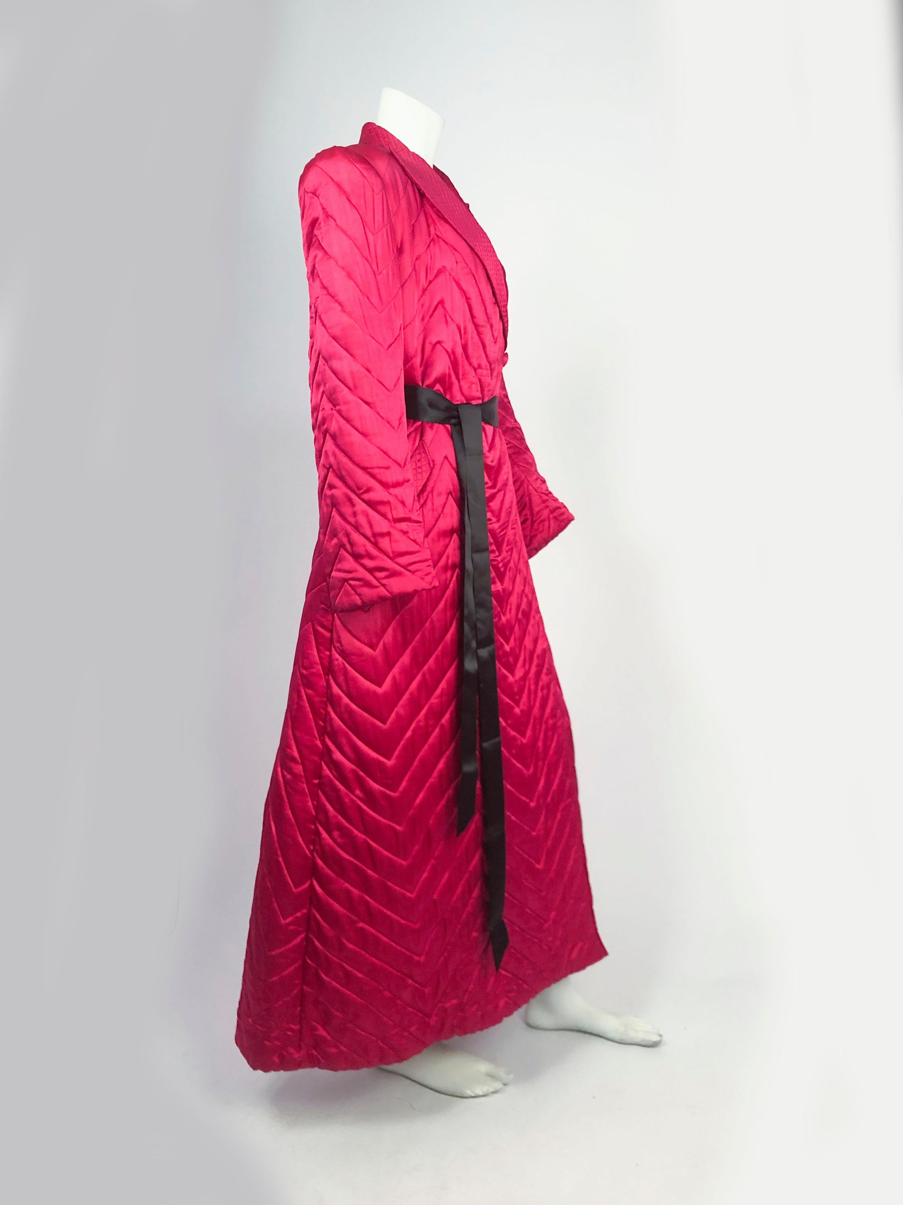 Women's 1940s Fuchsia Silk Satin Robe