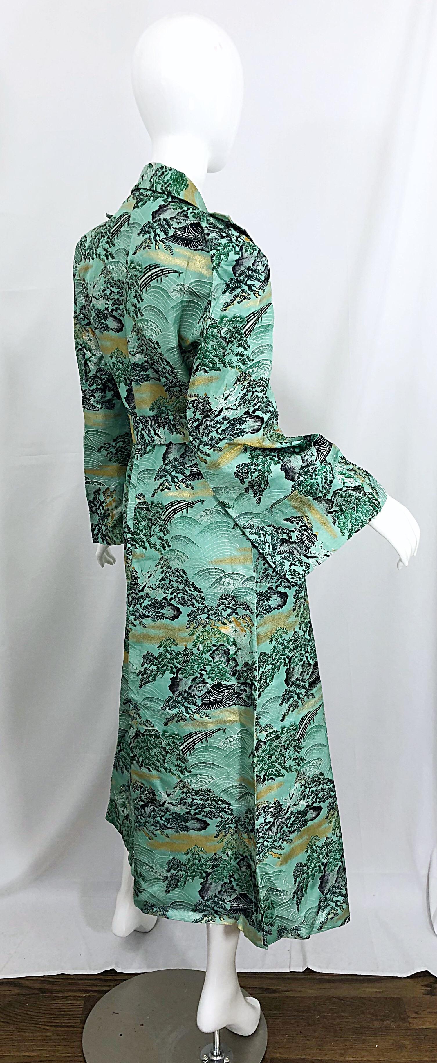 Gray 1940s Fujibayashi Blue + Green + Gold Novelty Print Silk Vintage 40s Jacket For Sale